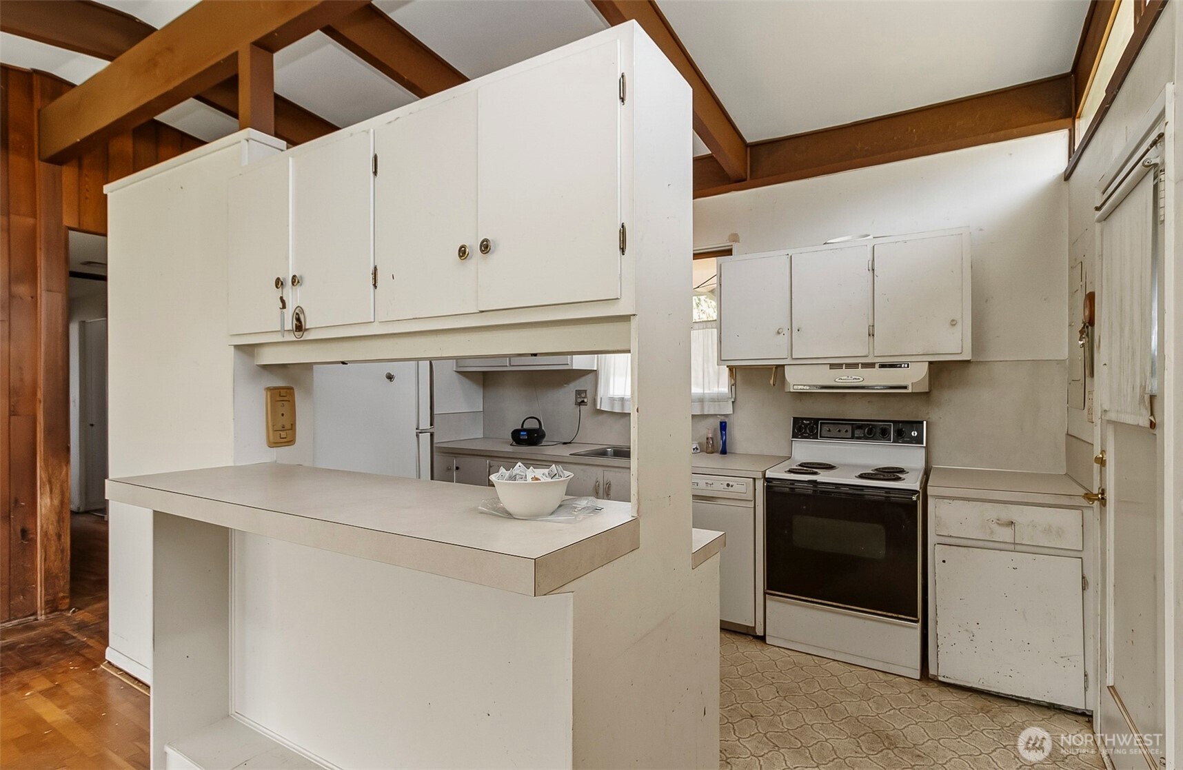 Eating Bar & Kitchen~Take me Down & Open up my Space~