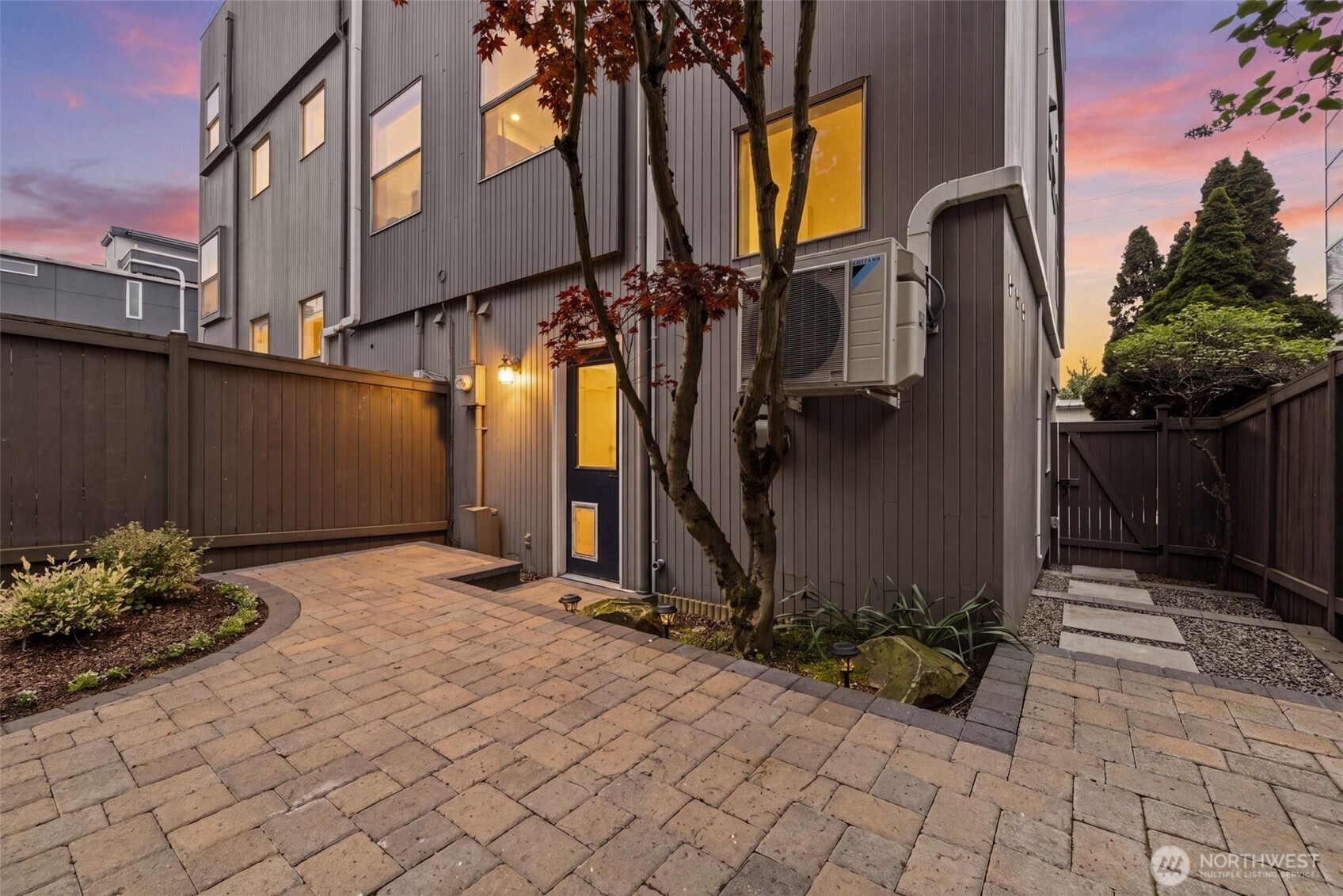 Room for Kayak or Paddle Boards in side yard