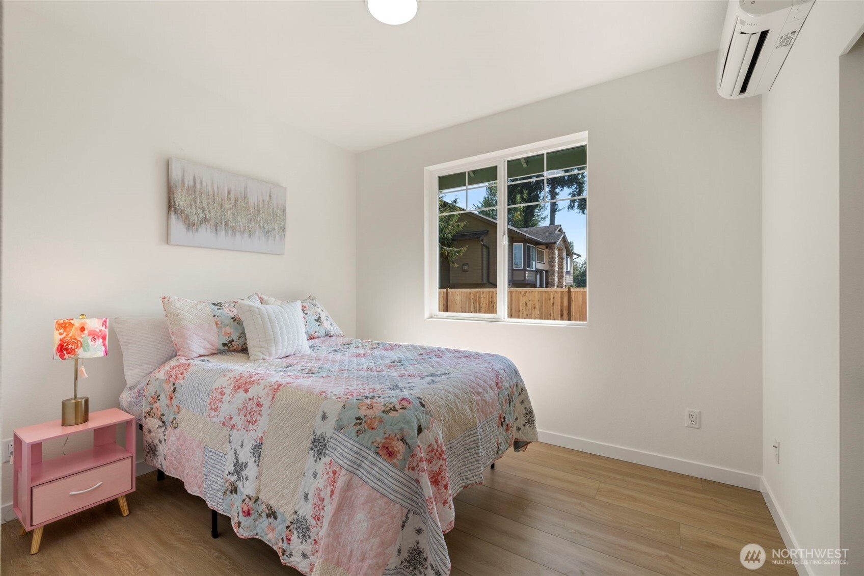 Photos of the model unit