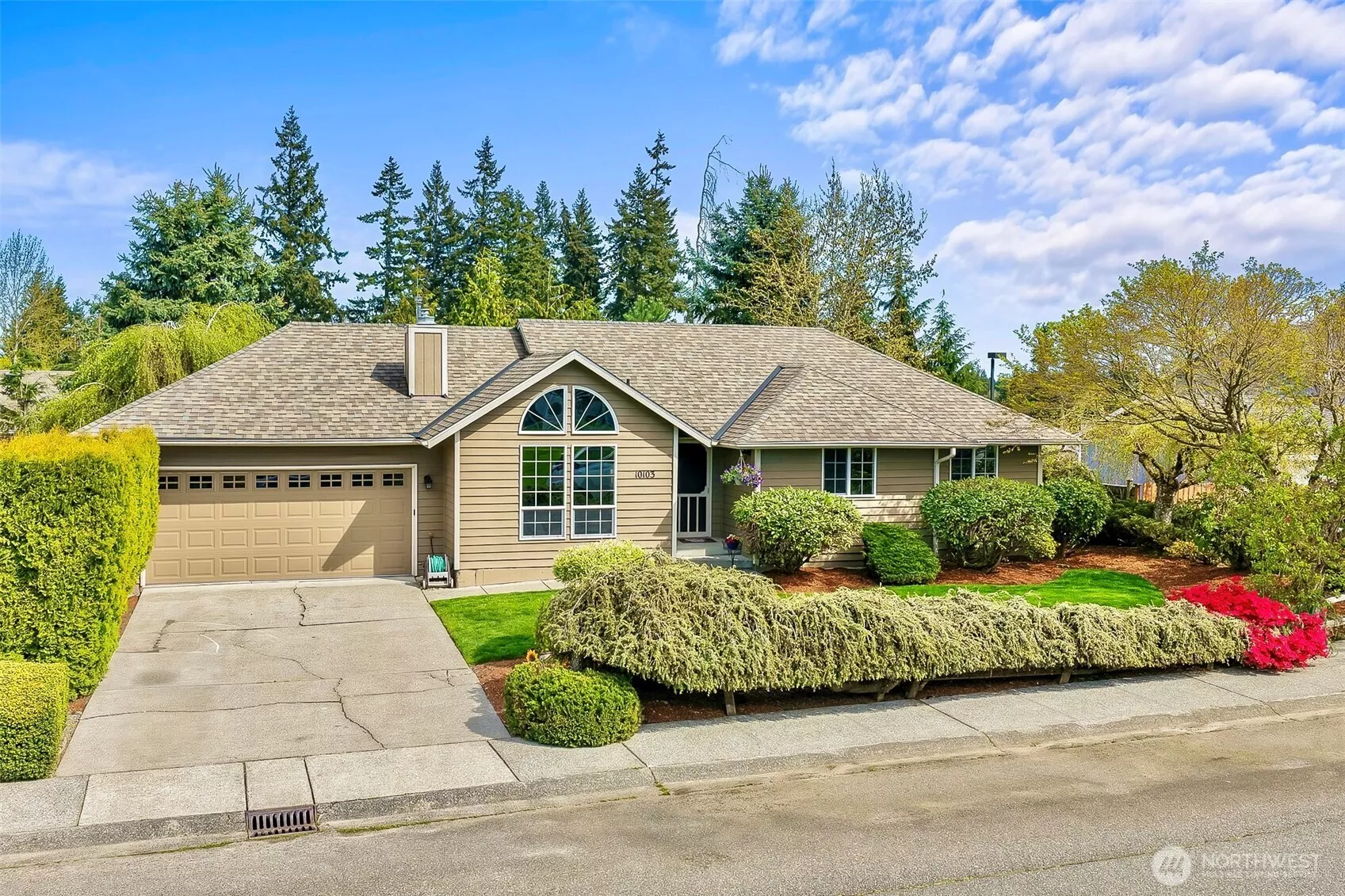 2143 sq ft, 4 bedrooms, 2.75 bath, 2 car garage