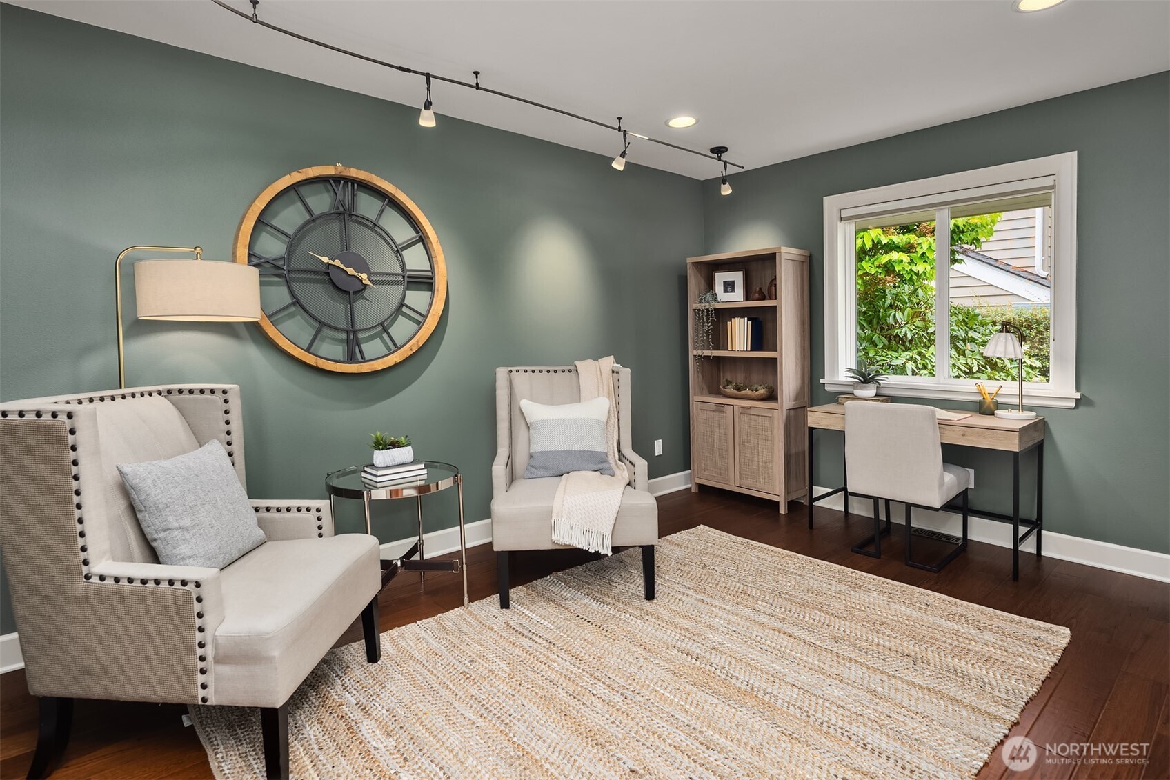 A flexible, light-filled space—equally suited as a private office or an additional bedroom—where thoughtful design and a calm palette create a setting for focus or retreat.