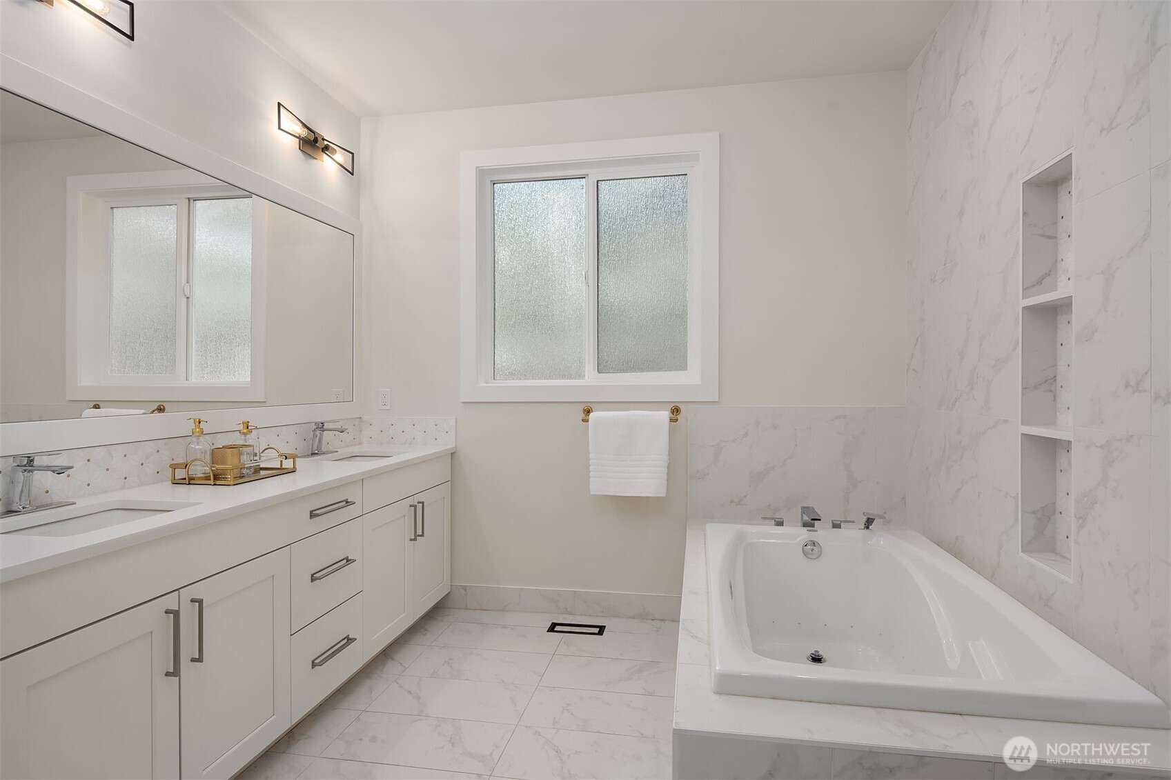 Primary Bath with Jacuzzi air bubble jet & heated flooring