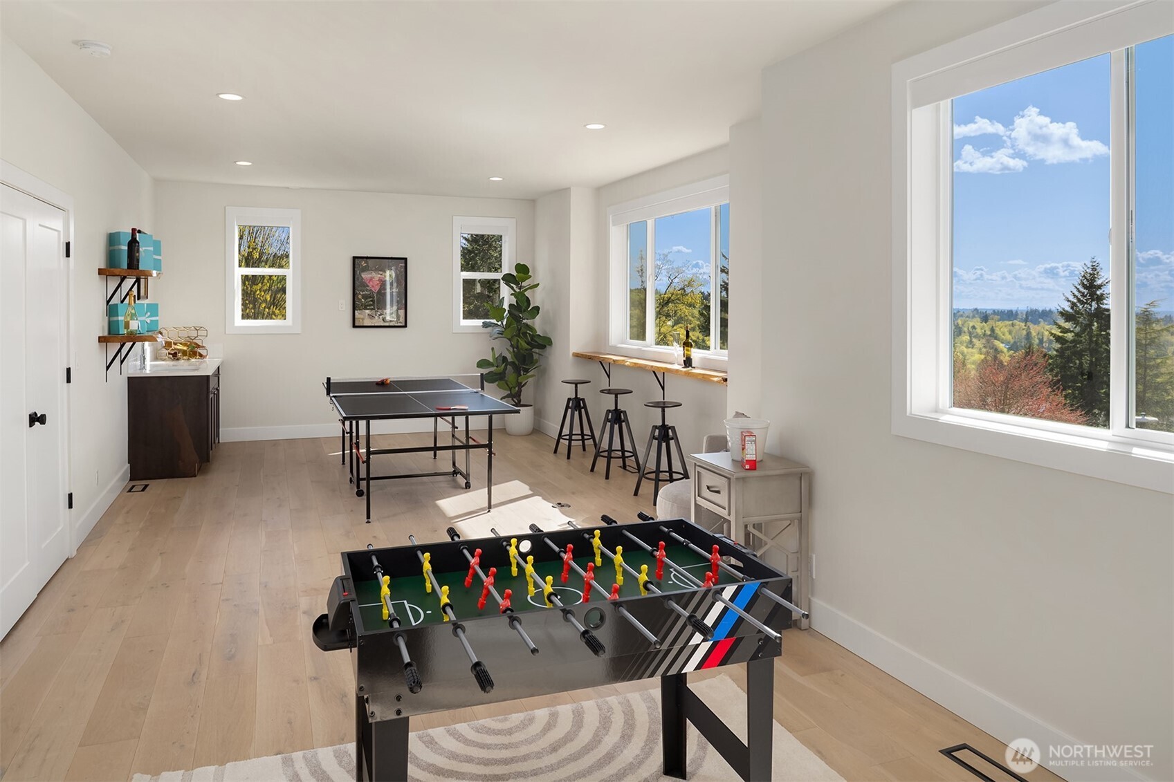 Bonus Room with Gaming Tables