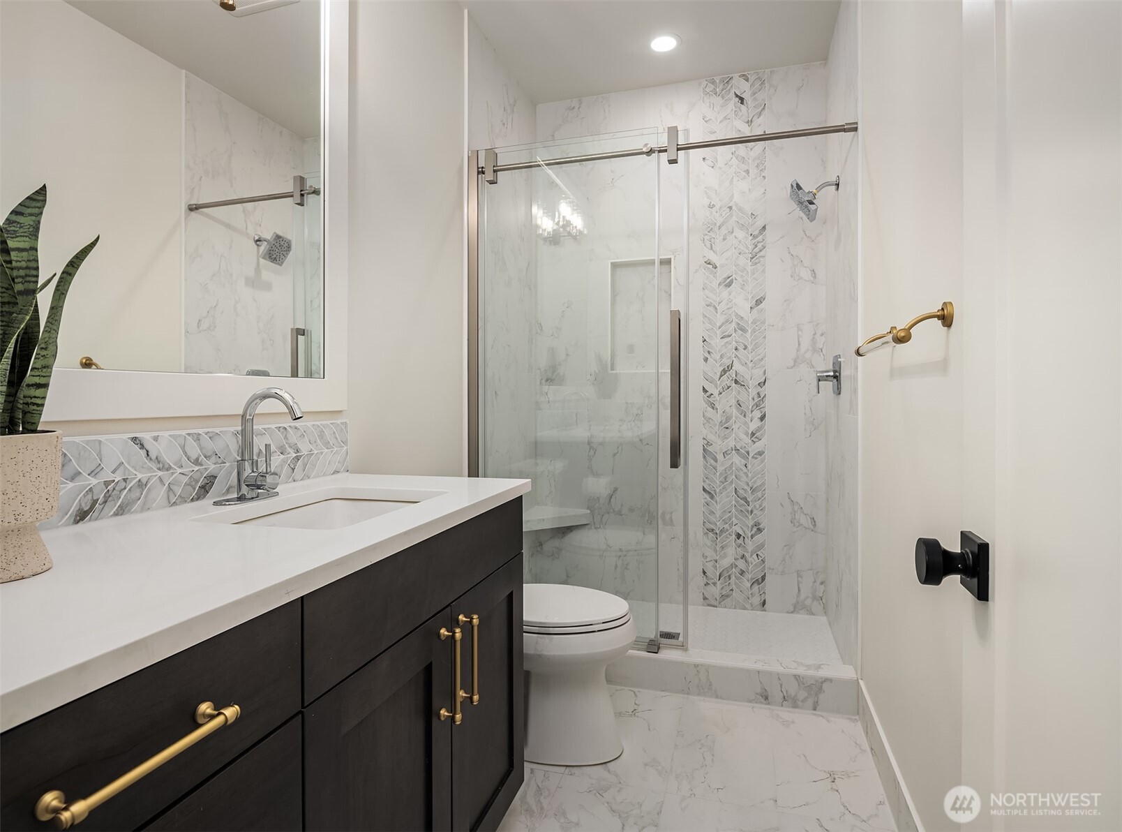 Basement en-suite Bathroom with heated floor.