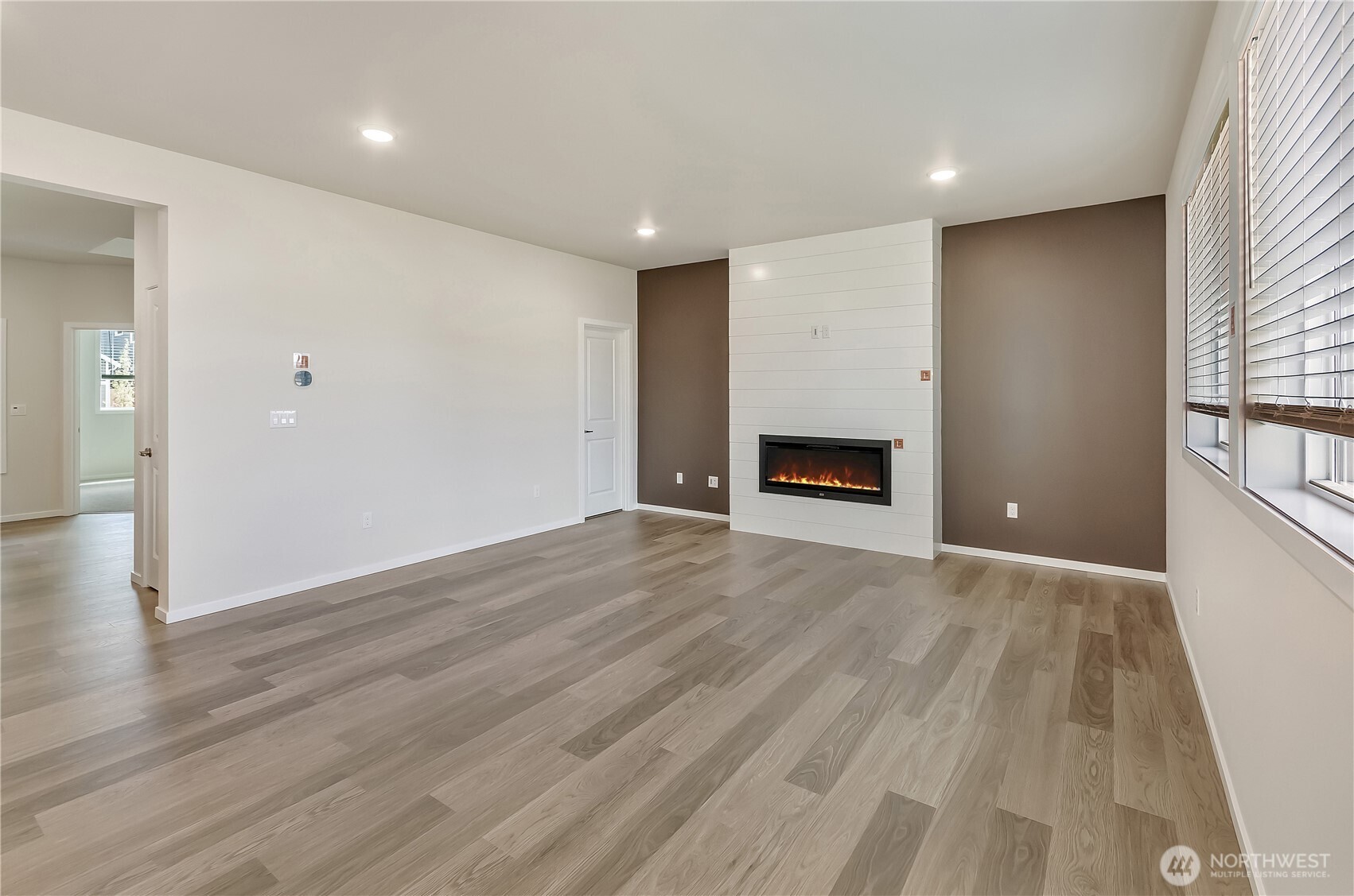 Photos are sample photos of a previously built Elbe plan in the community.