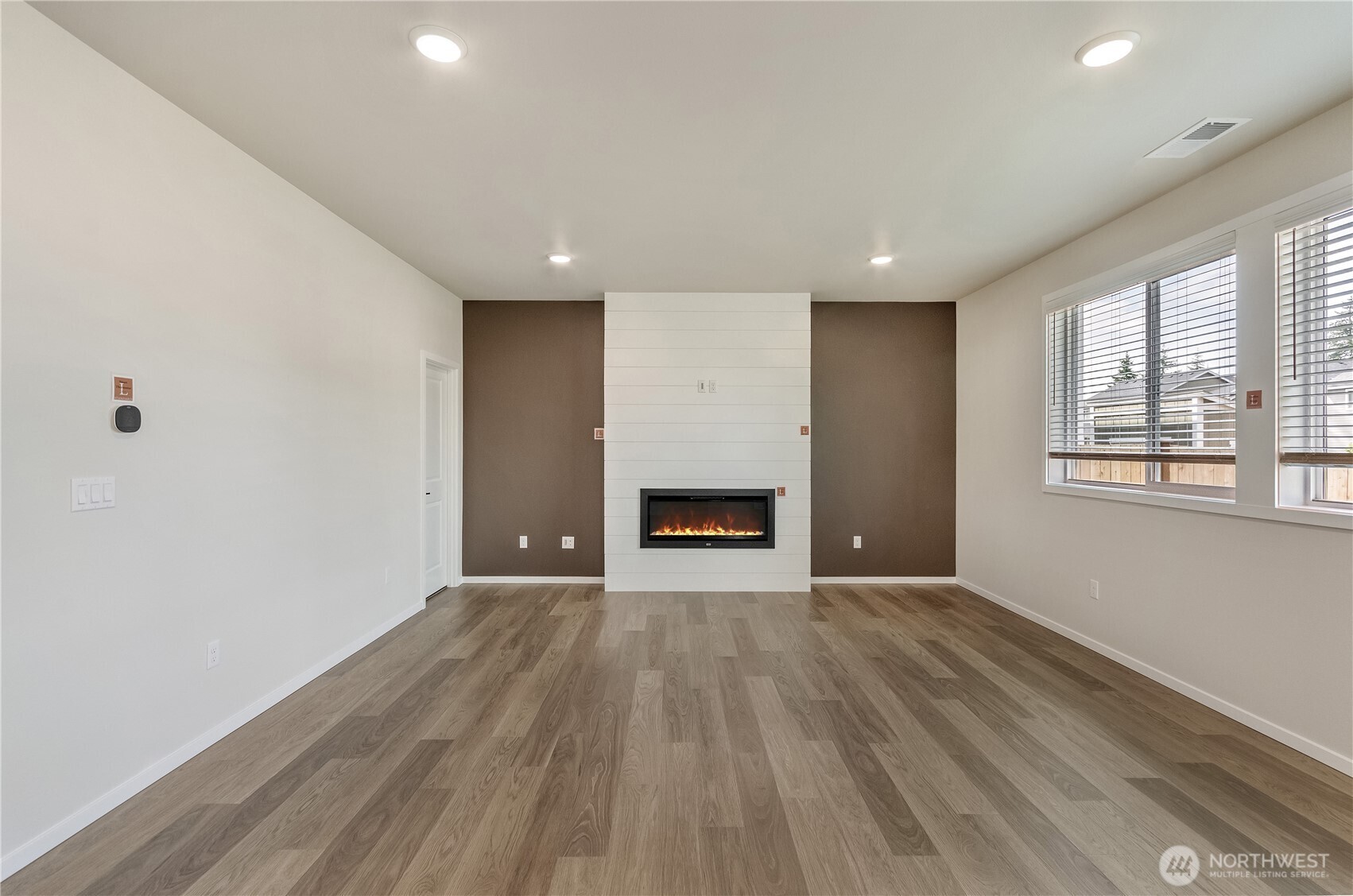 Photos are sample photos of a previously built Elbe plan in the community.