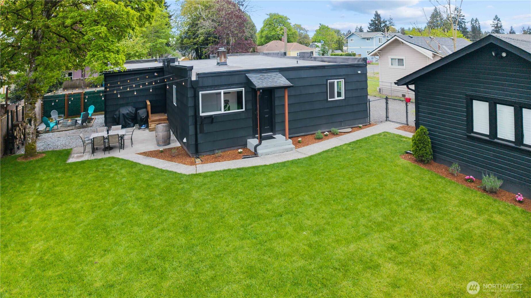 Detached Garage