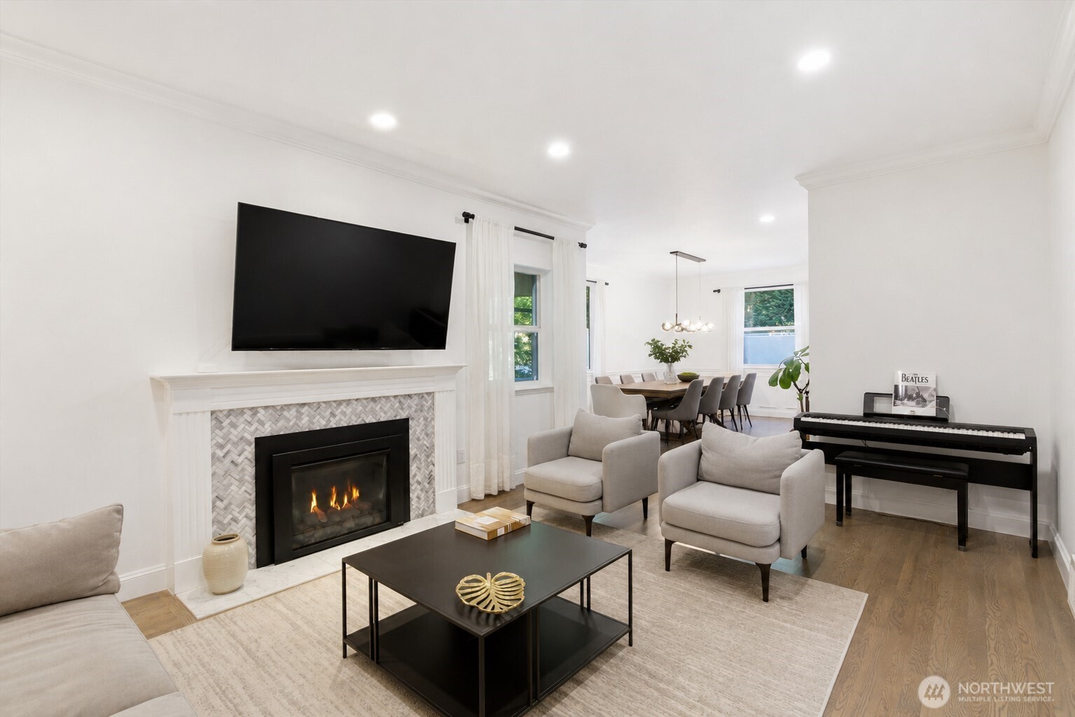 Living room (staged)