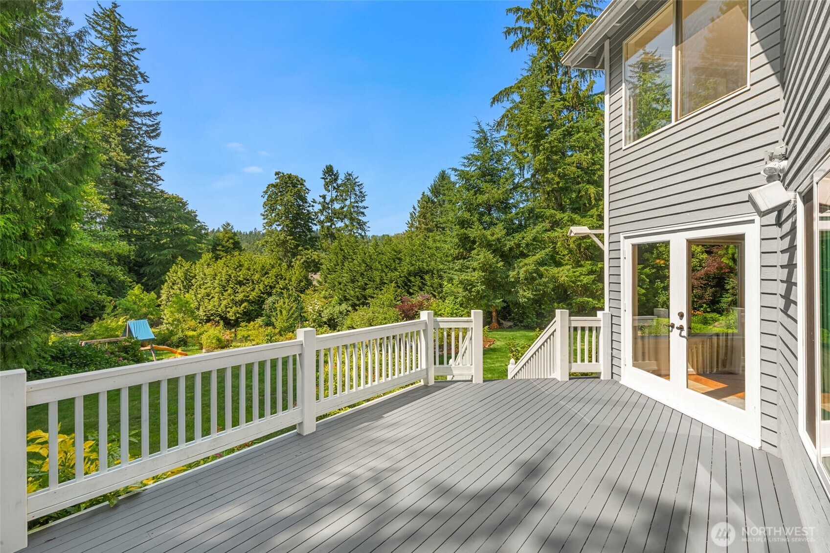 Large deck to relax and enjoy the afternoon sun.