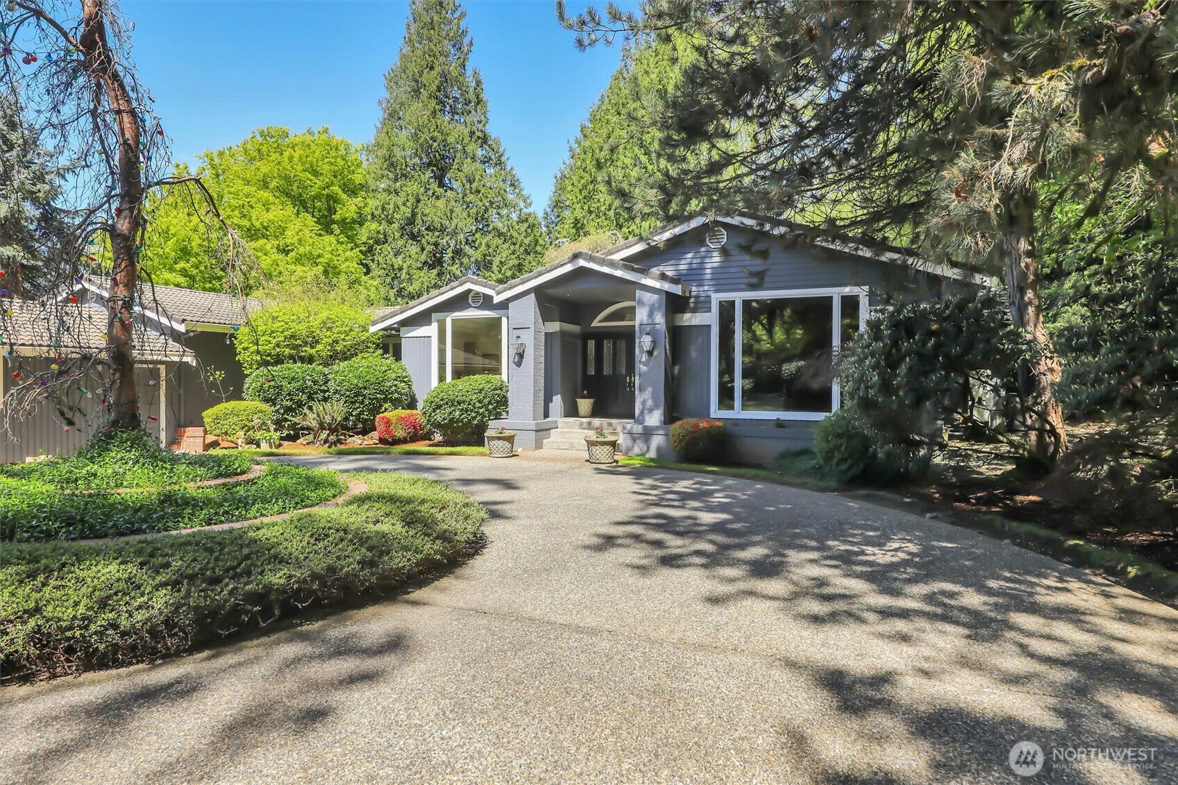 Circular drive to amazing covered front porch