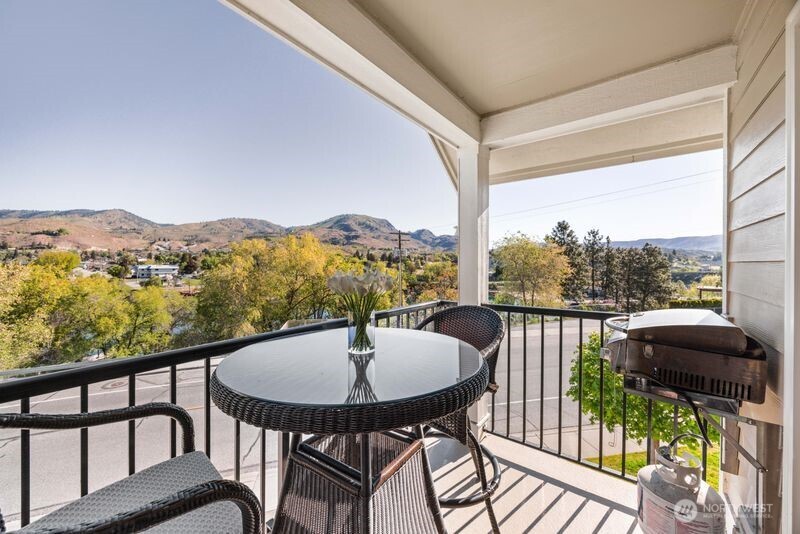 Deck off the dining room with built in BBQ