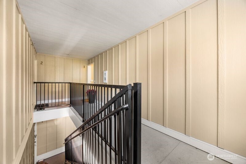 Covered private stairwell