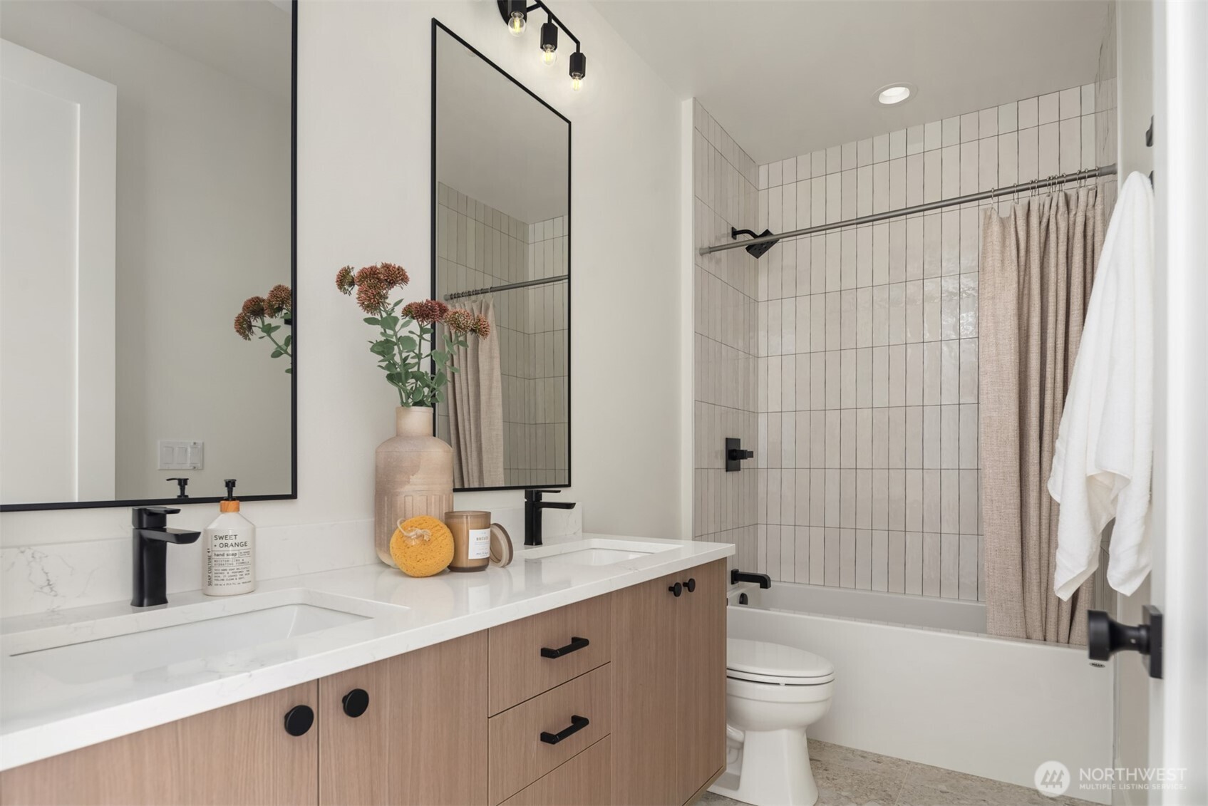 bathroom off third bedroom on upper level