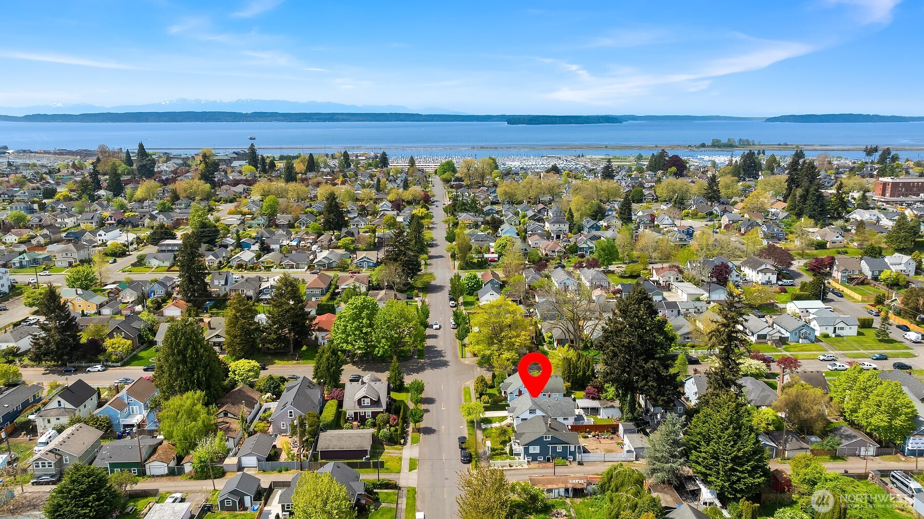 Walking Distance to the Everett Waterfront & Grand Park