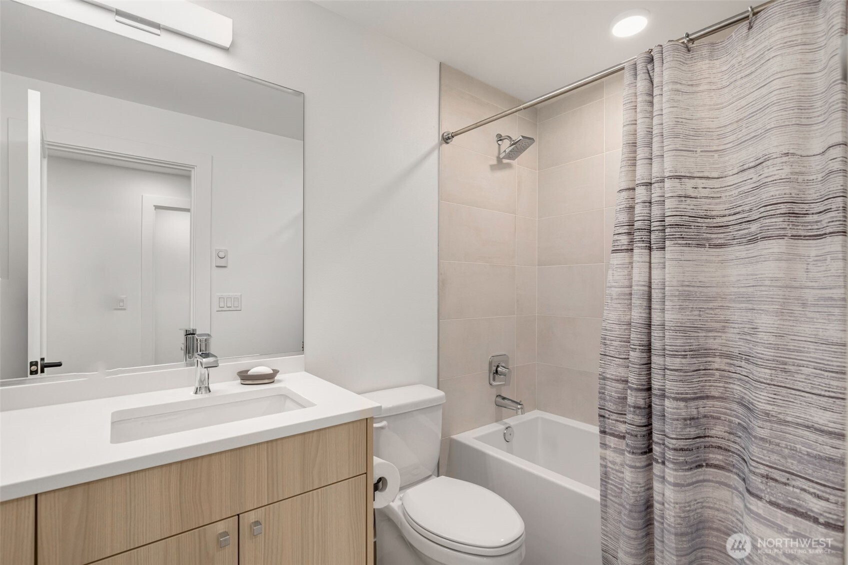 Full bath on ground level