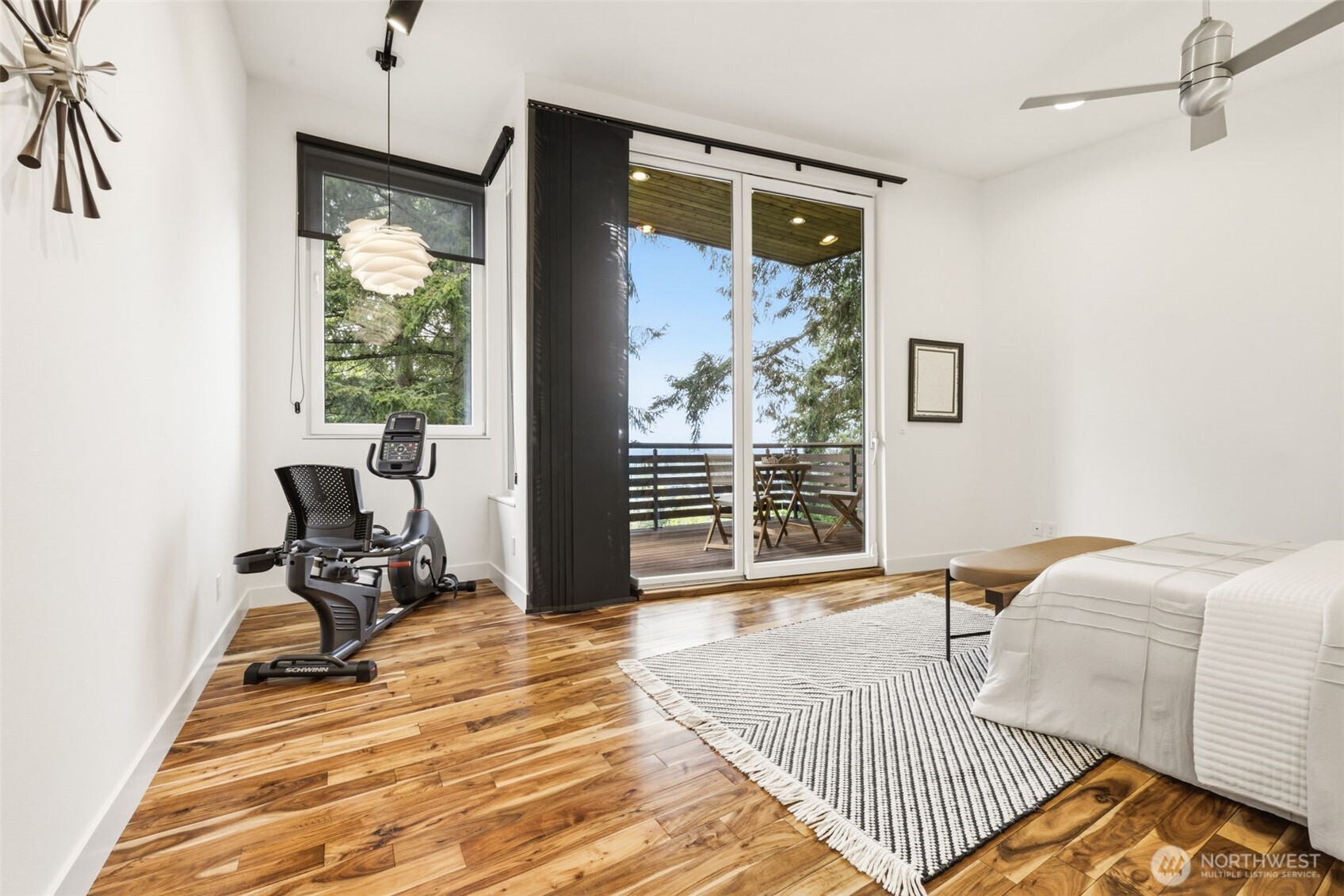 Private primary retreat with direct access to the outdoors