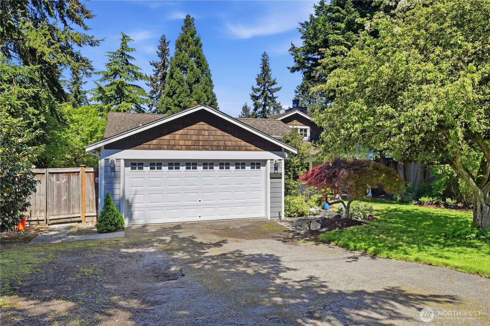Attached 2 car garage
