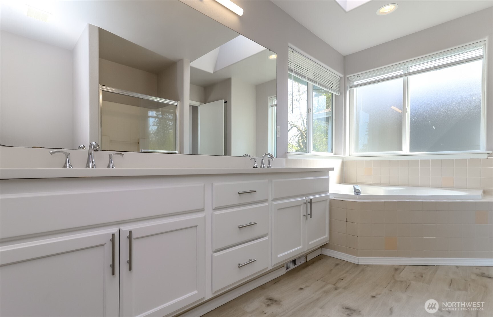 5 piece bathroom off primary bedroom