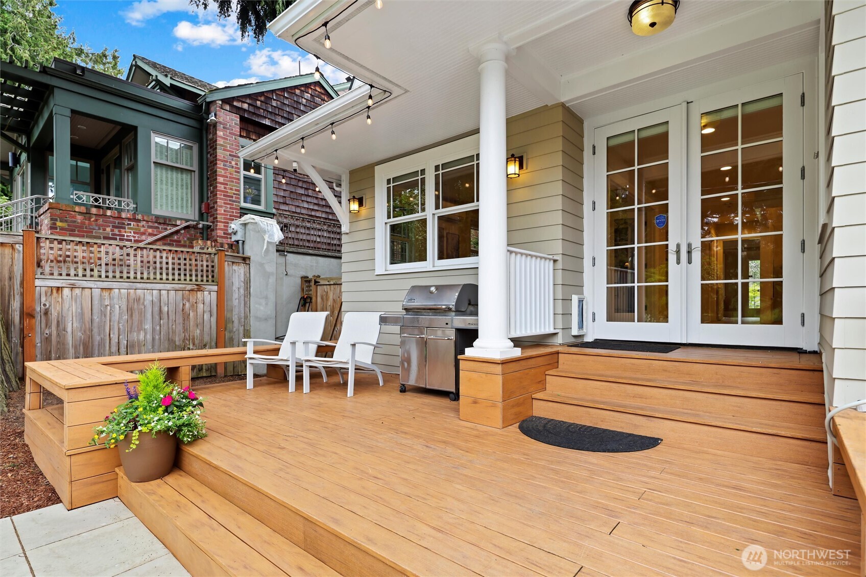Spacious back deck with BBQ