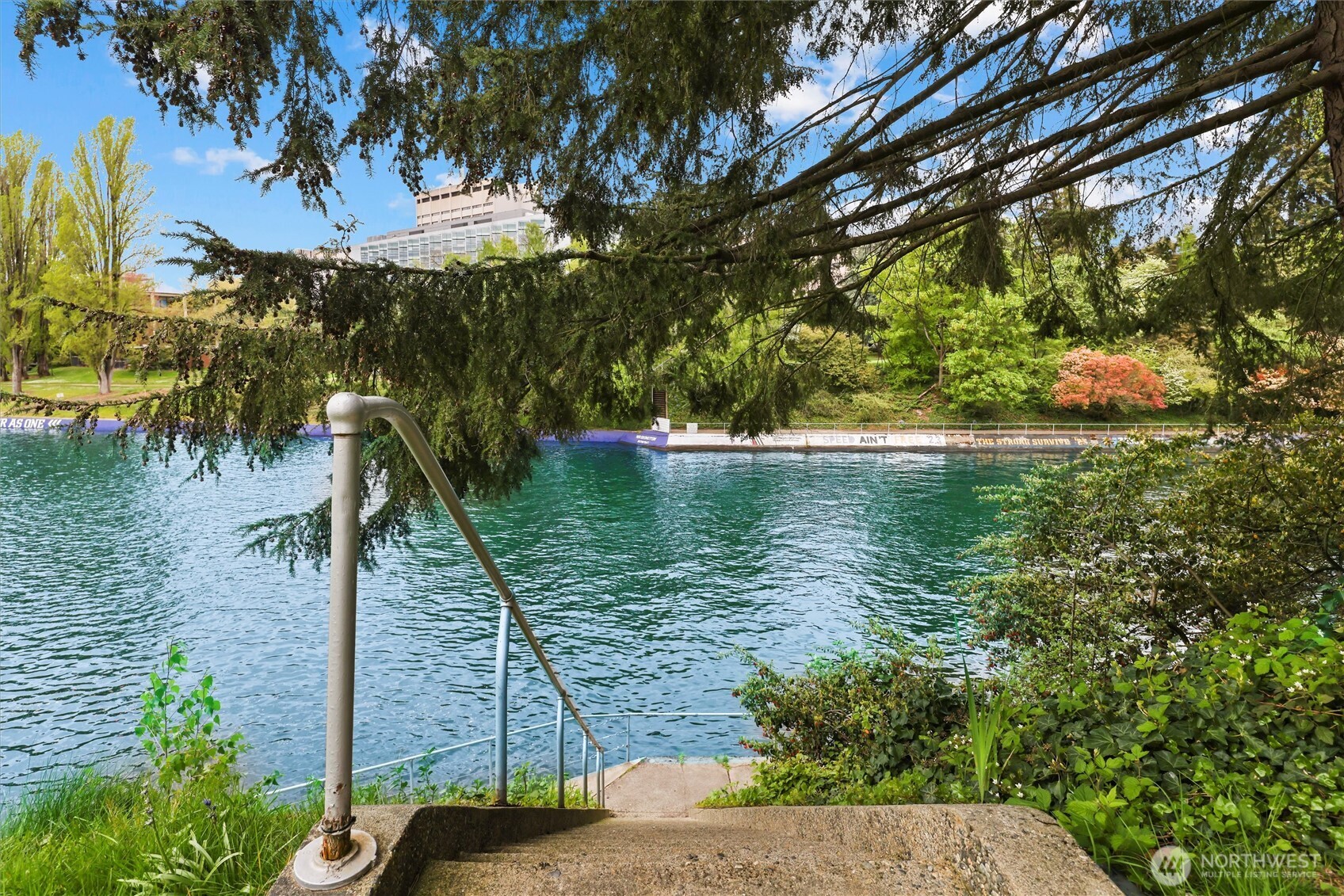 Unparalleled views of the Windermere Cup & Opening Day Boat Parade, UW crew races, and more