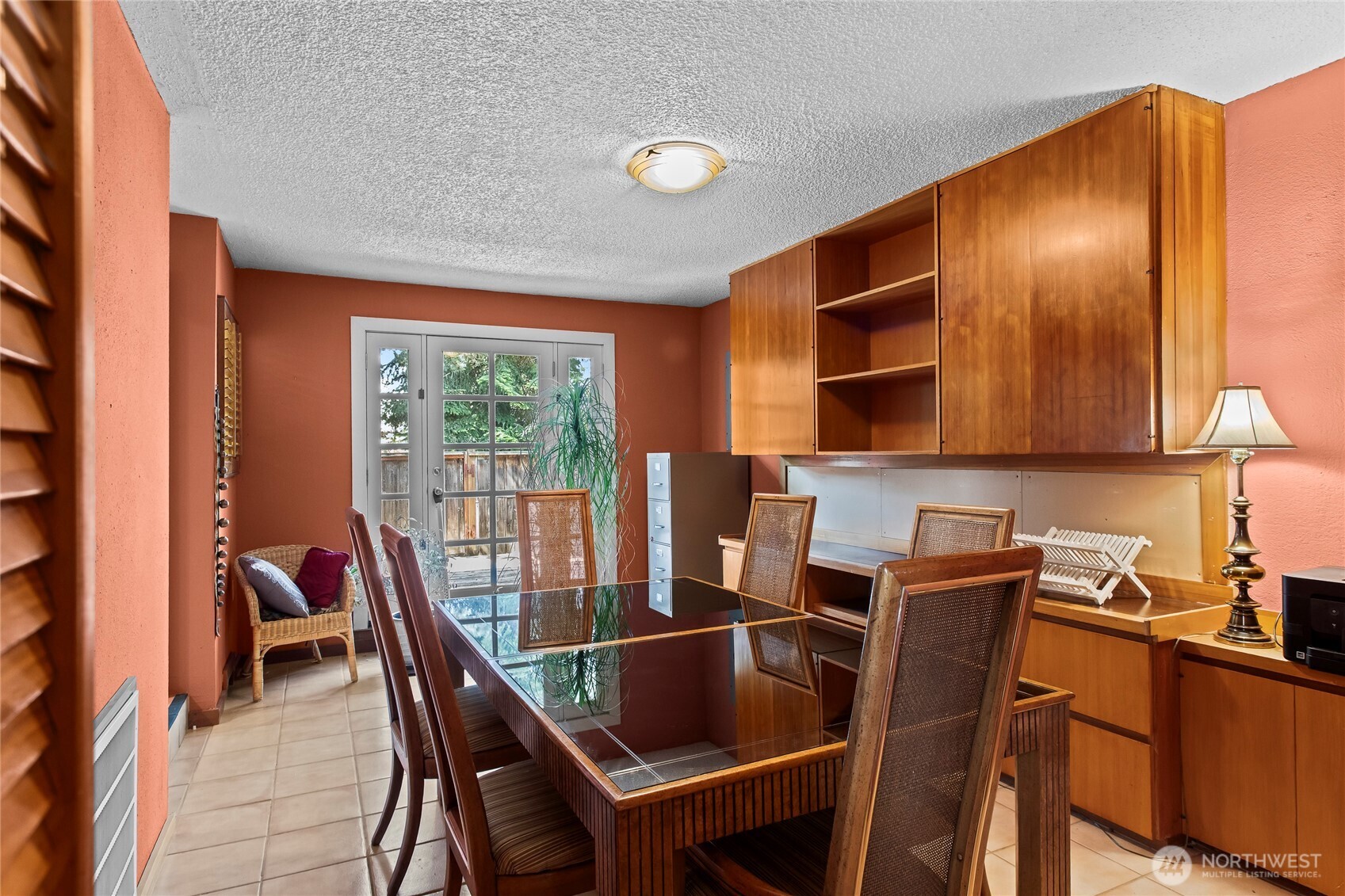 Dining room as seen from the kitchen
