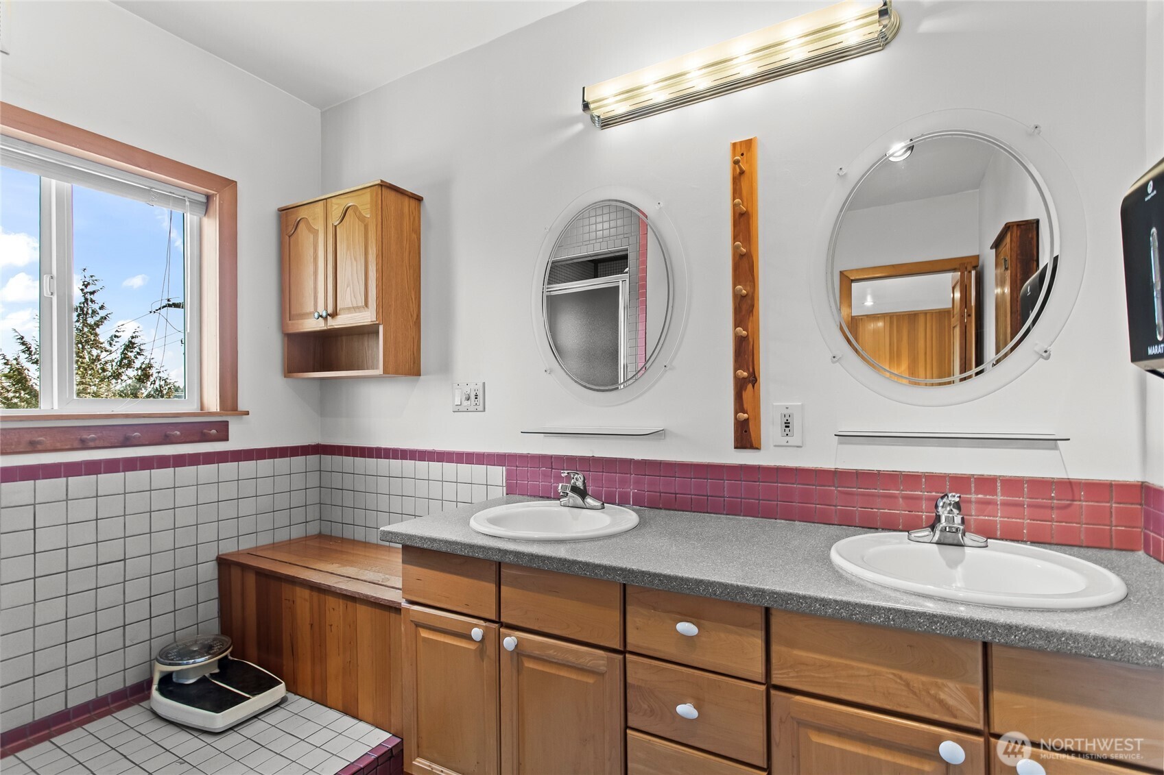 Primary bath