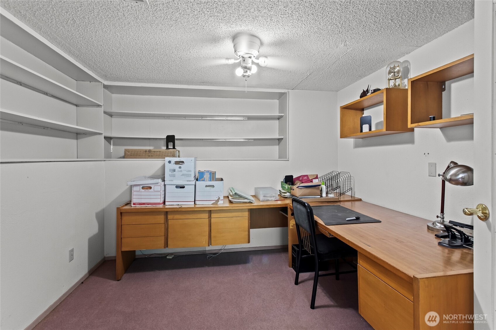 Office/flex space next to the bonus room