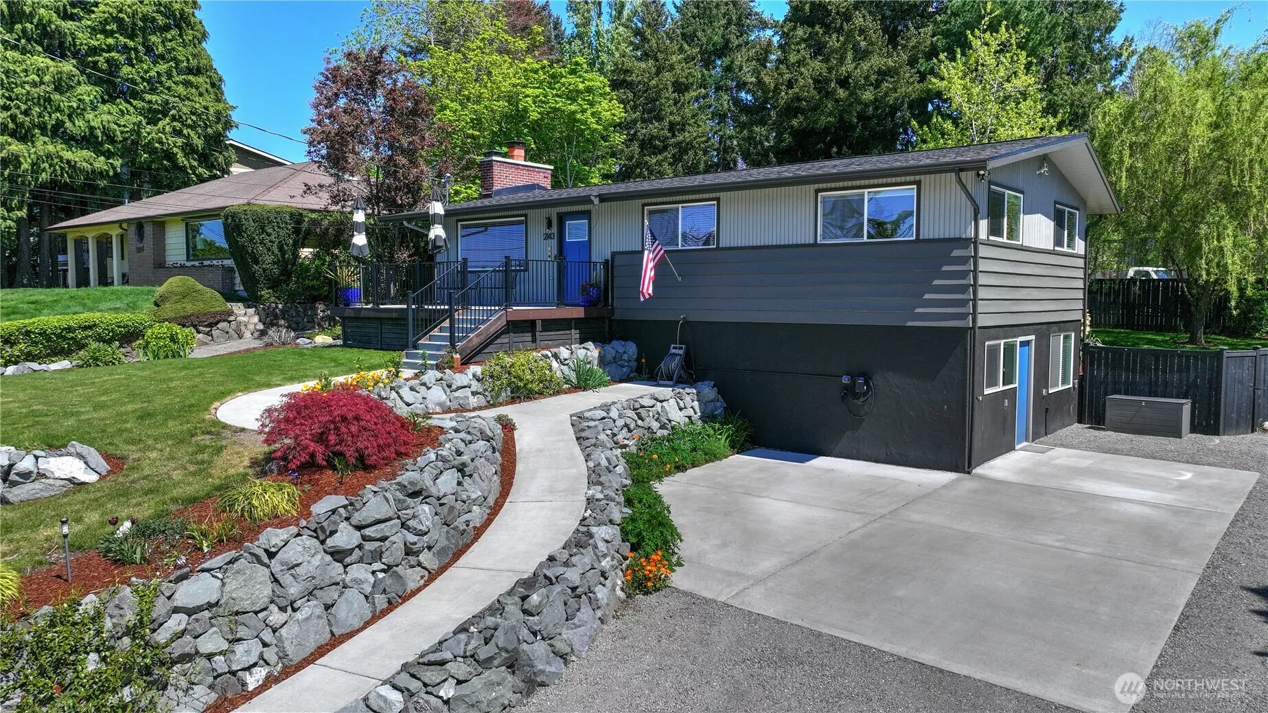 2143 Willow Lane W, just West of Bridgeport...