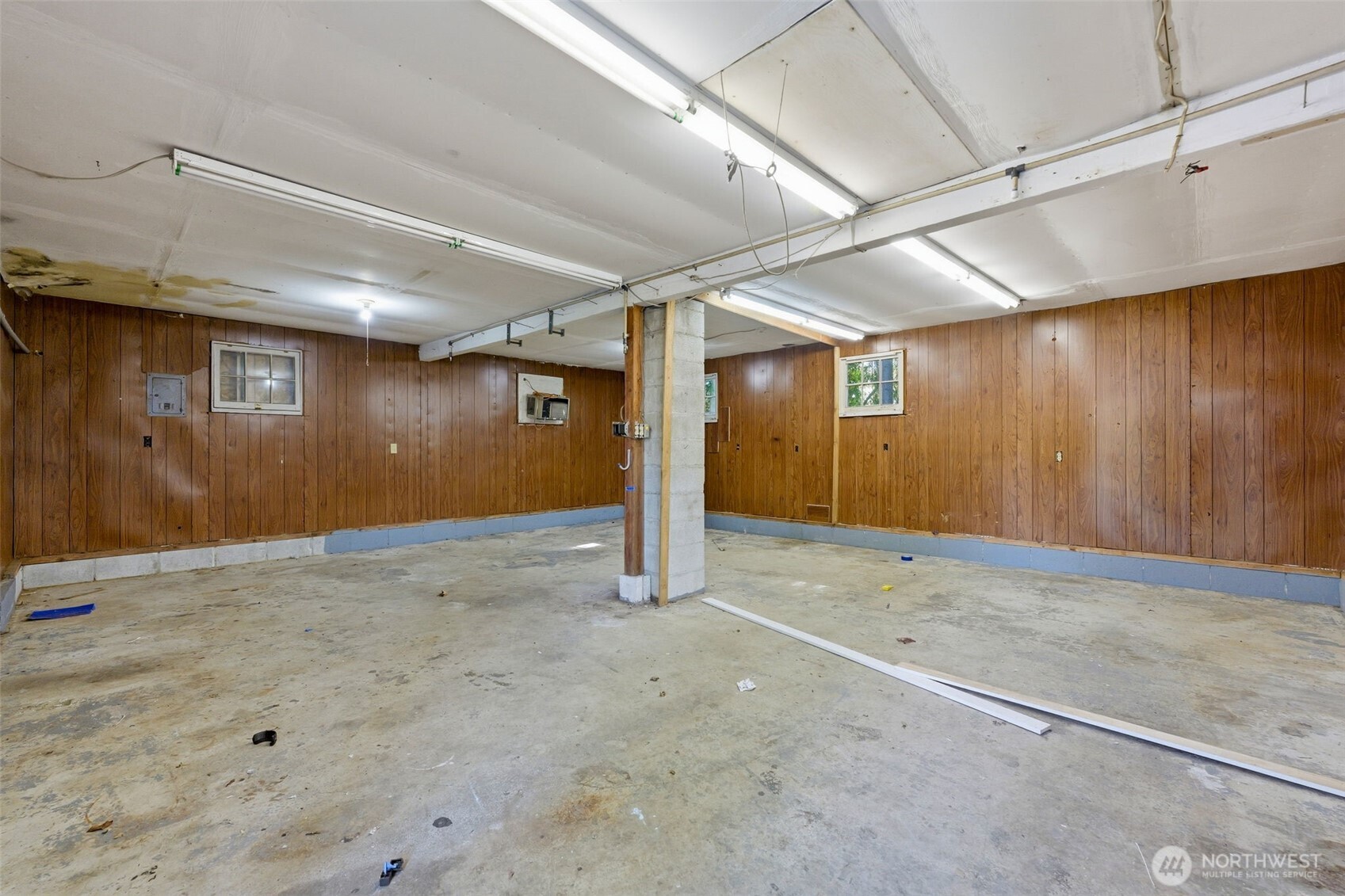 Detached garage