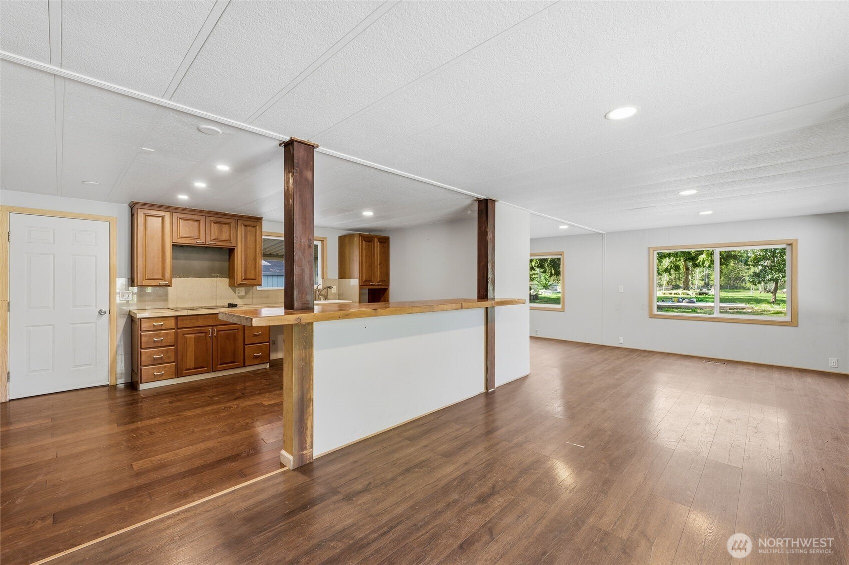 Manufactured home family room and kitchen