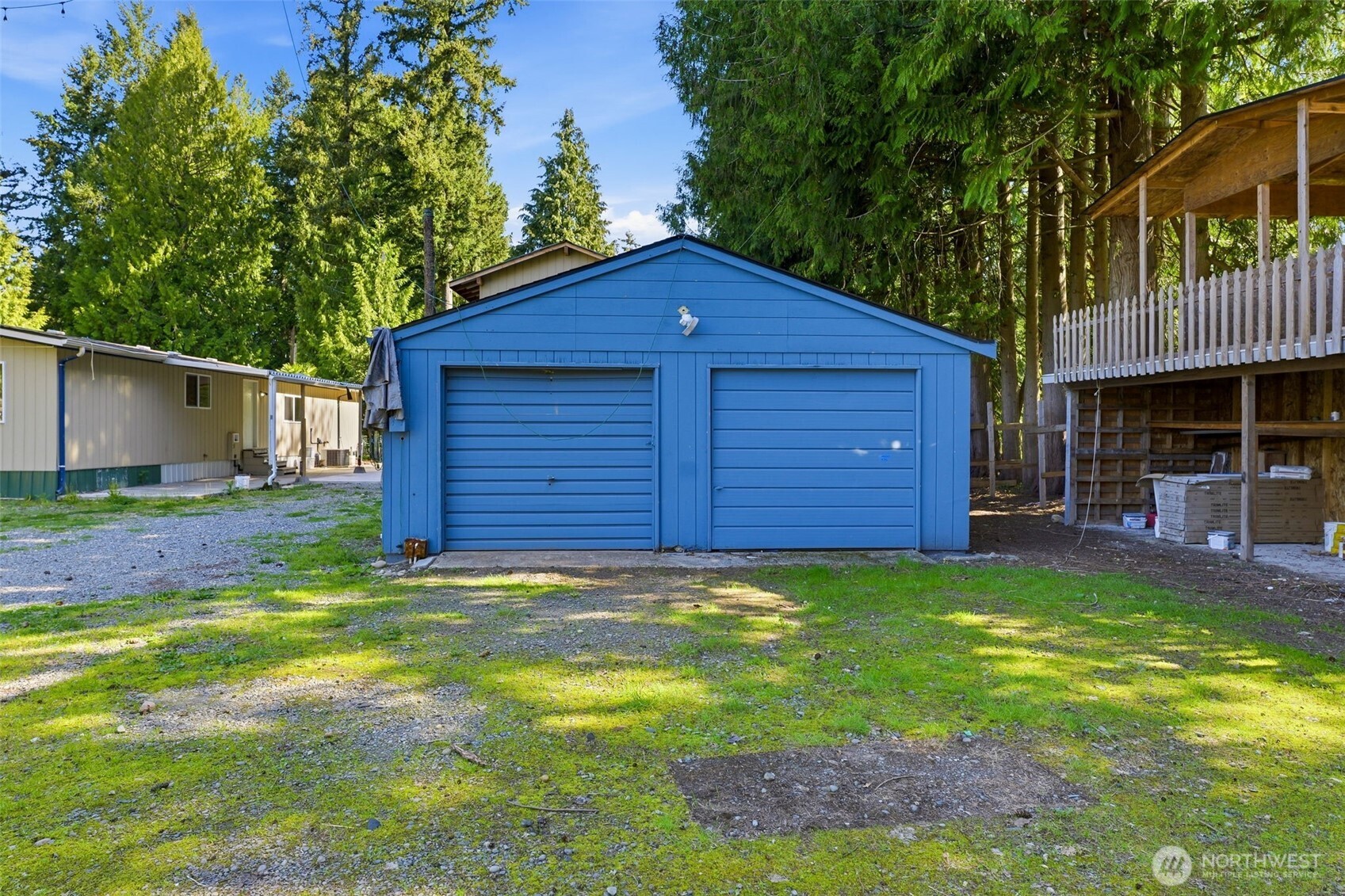 Detached garage