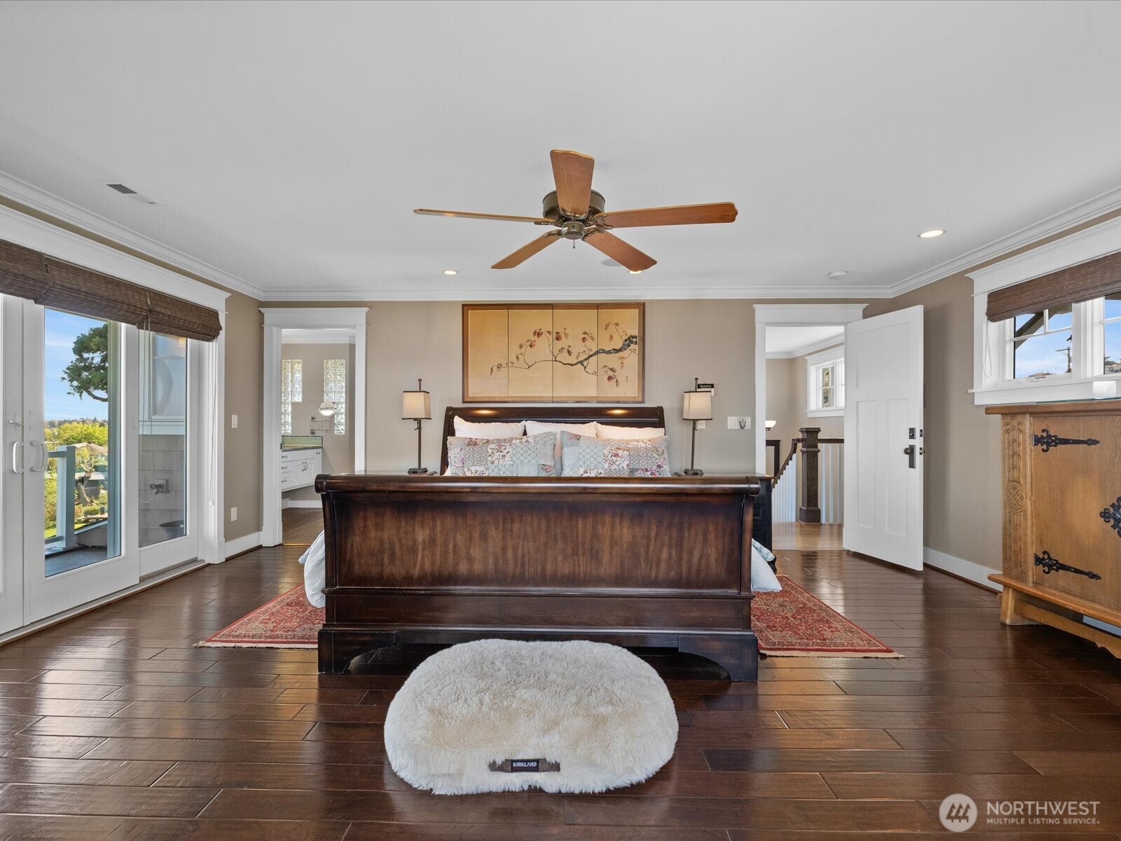 2bd level primary bedroom w/ private balcony