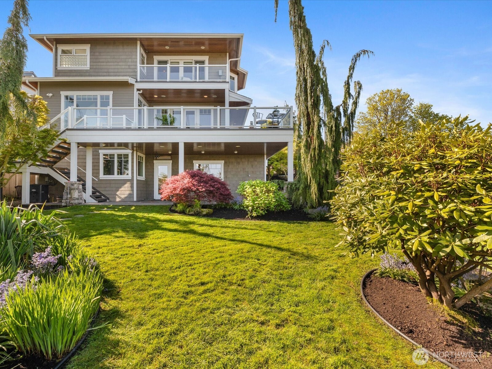Mature, established landscaping