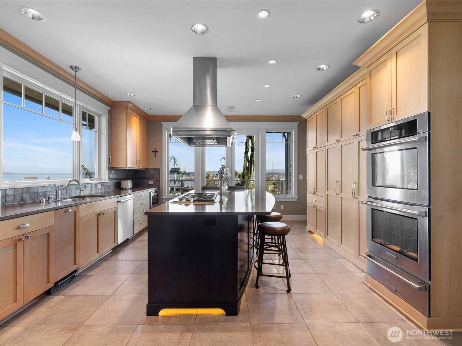 Wet bar