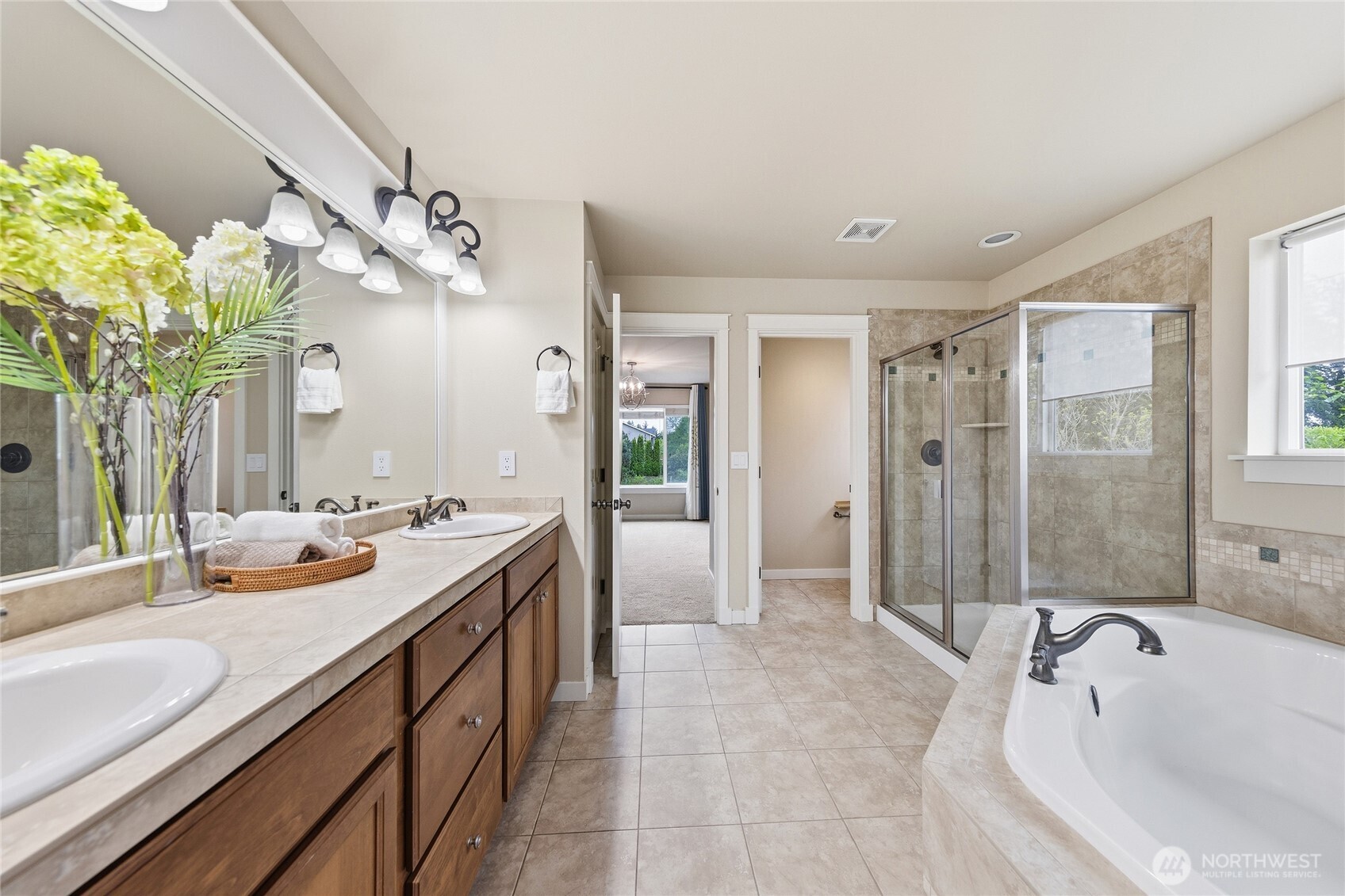 Primary 5-piece bathroom