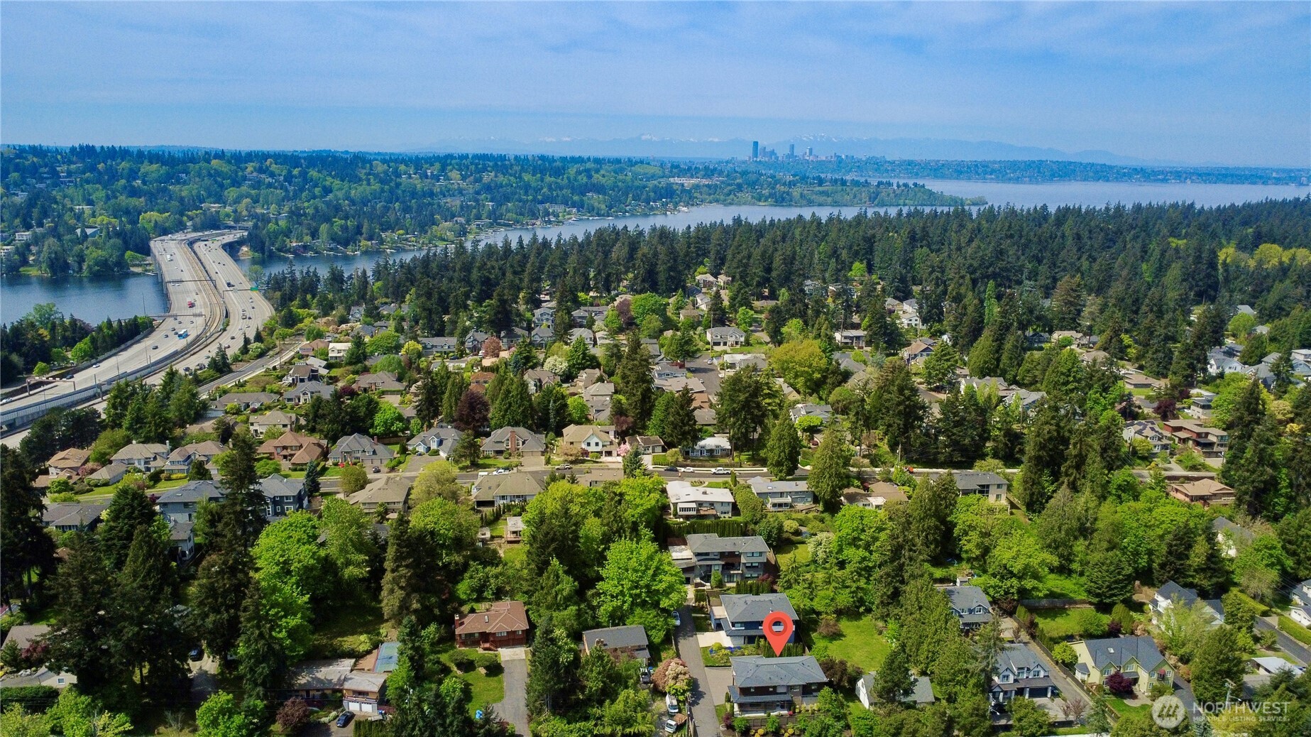 Easy commute to Mercer Island and Seattle!