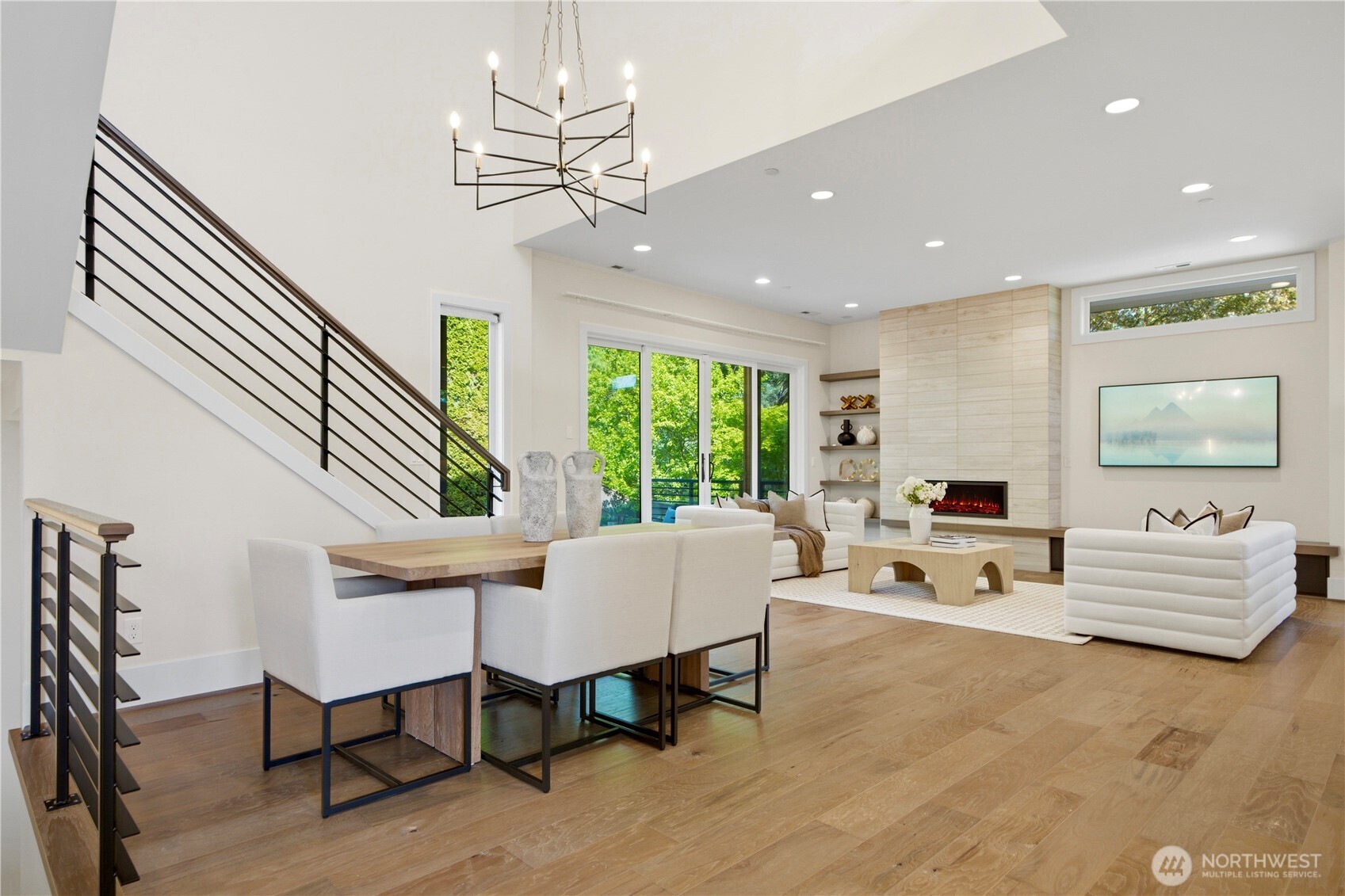 Everyone has a seat at the table! Conveniently located just off the kitchen and living room area