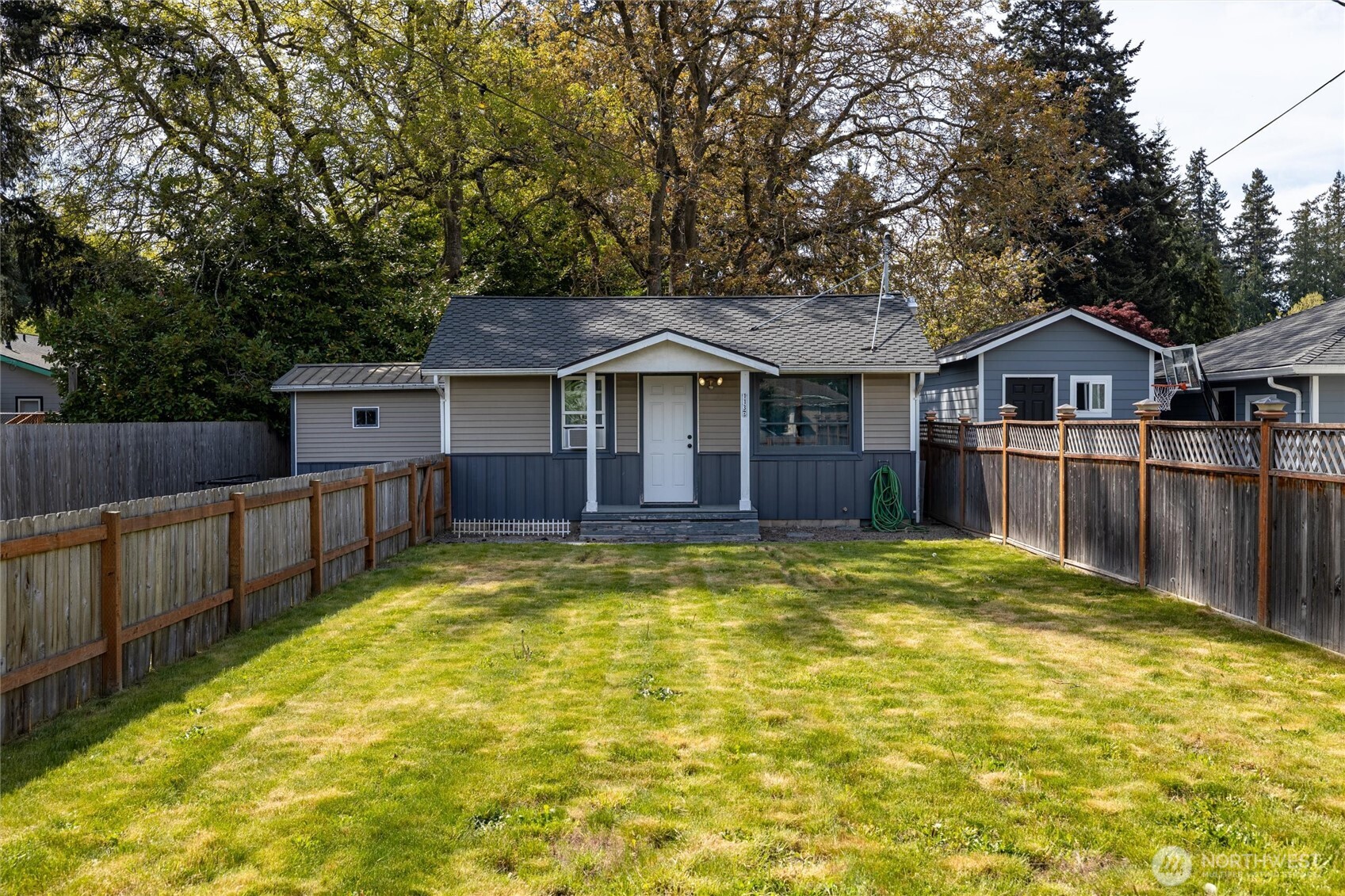 Fully fenced yard at the DADU