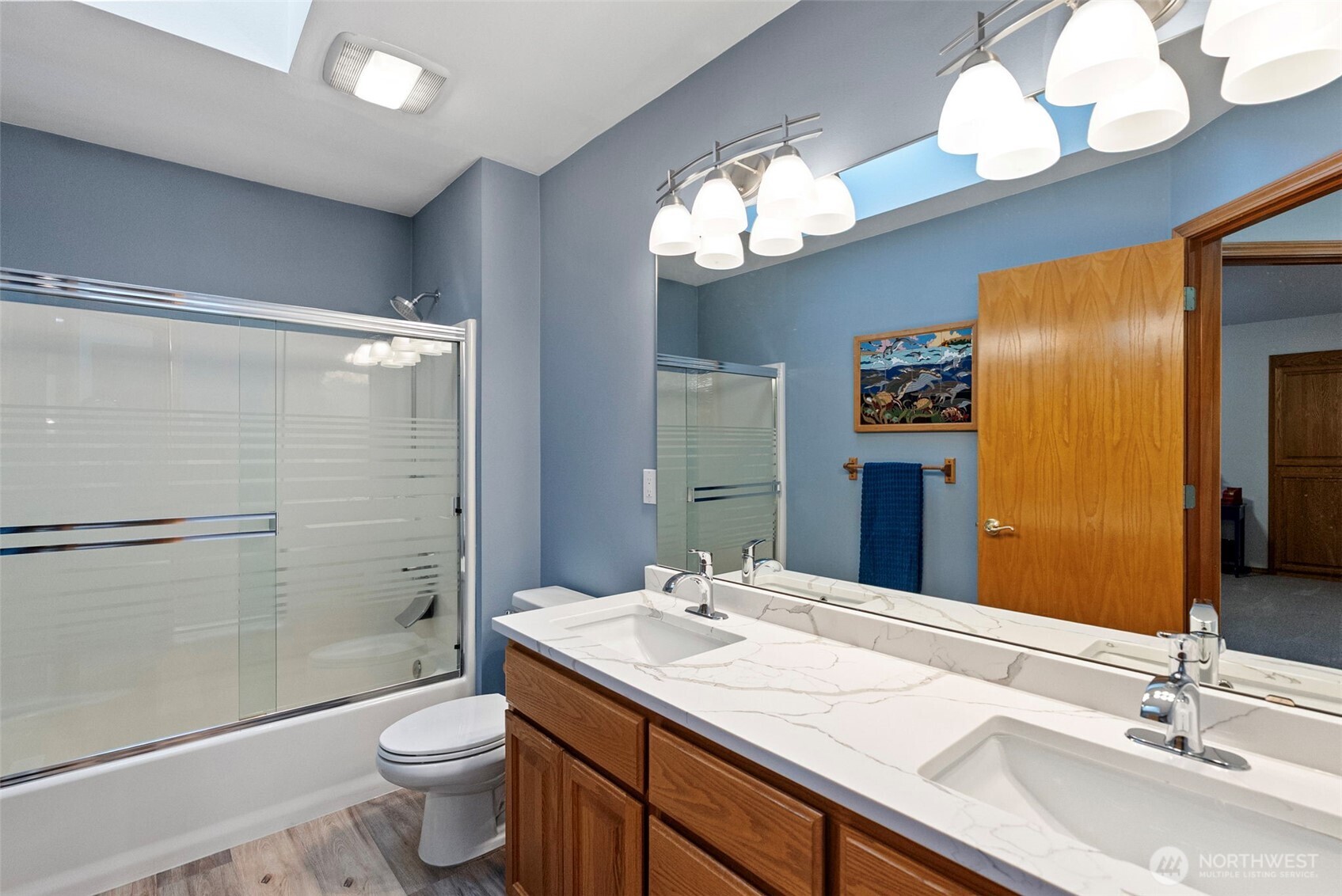 Full Bathroom upstairs