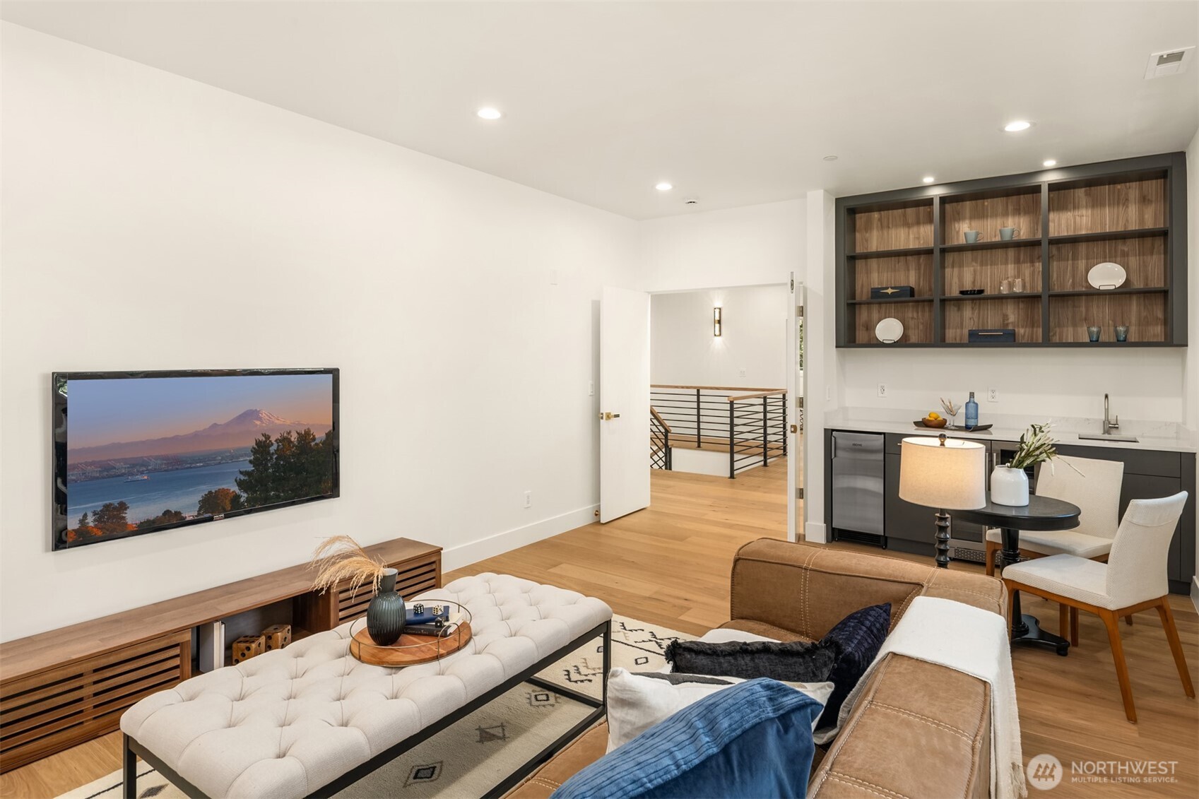 Fully equipped media room with wet bar, ice maker and bev fridge!