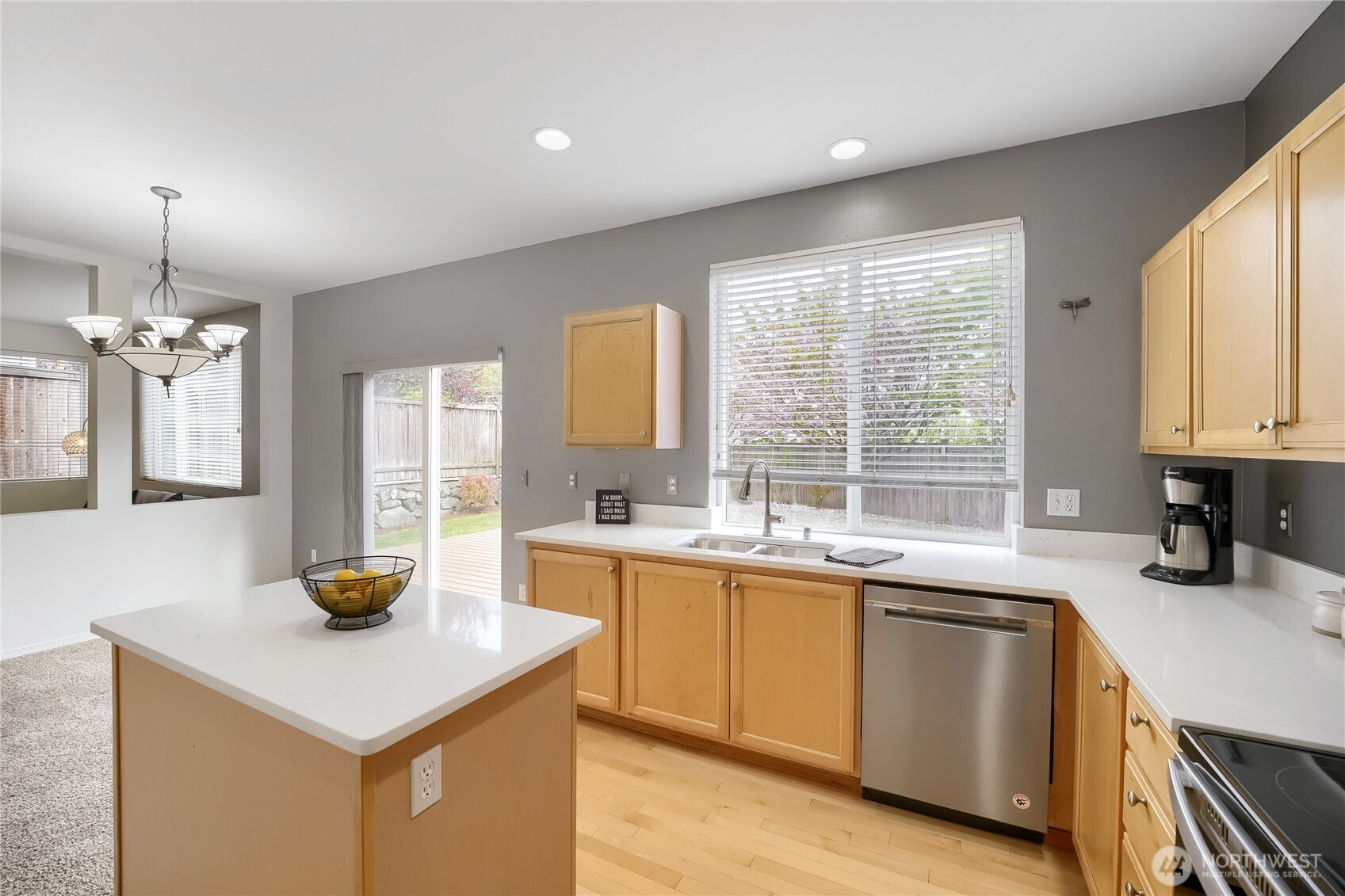 Such a great functional kitchen with lots of counter space & cabinets