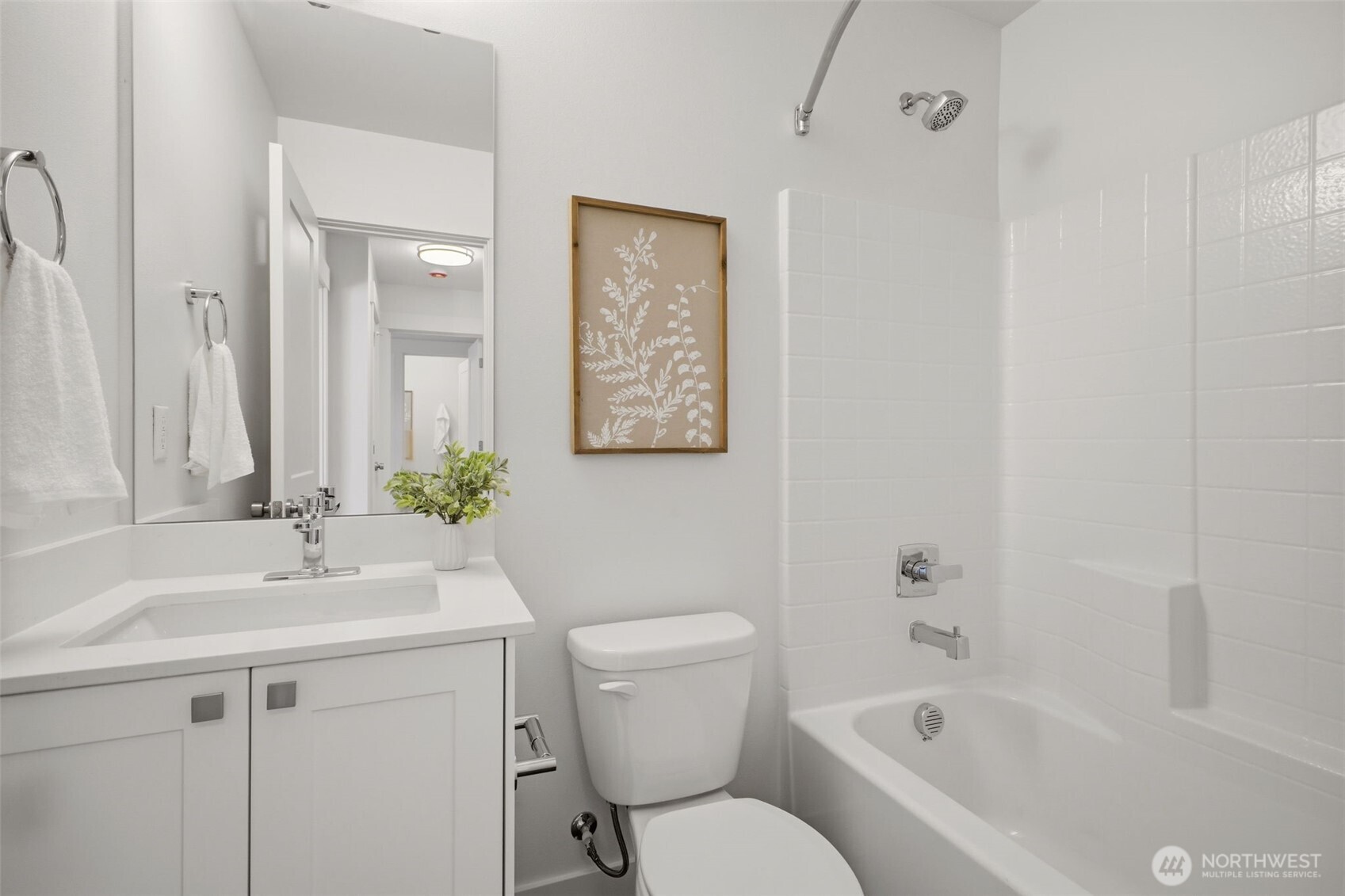Bathroom 2 (3rd floor – Model Home)