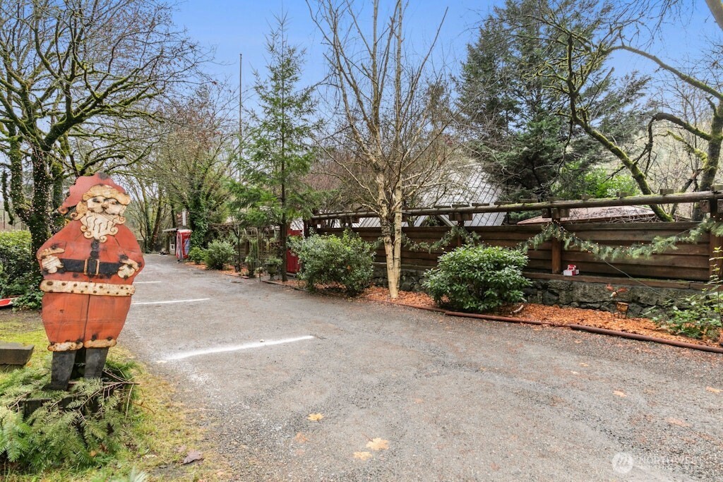 Front view of parking area for customers or your own driveway/parking area!