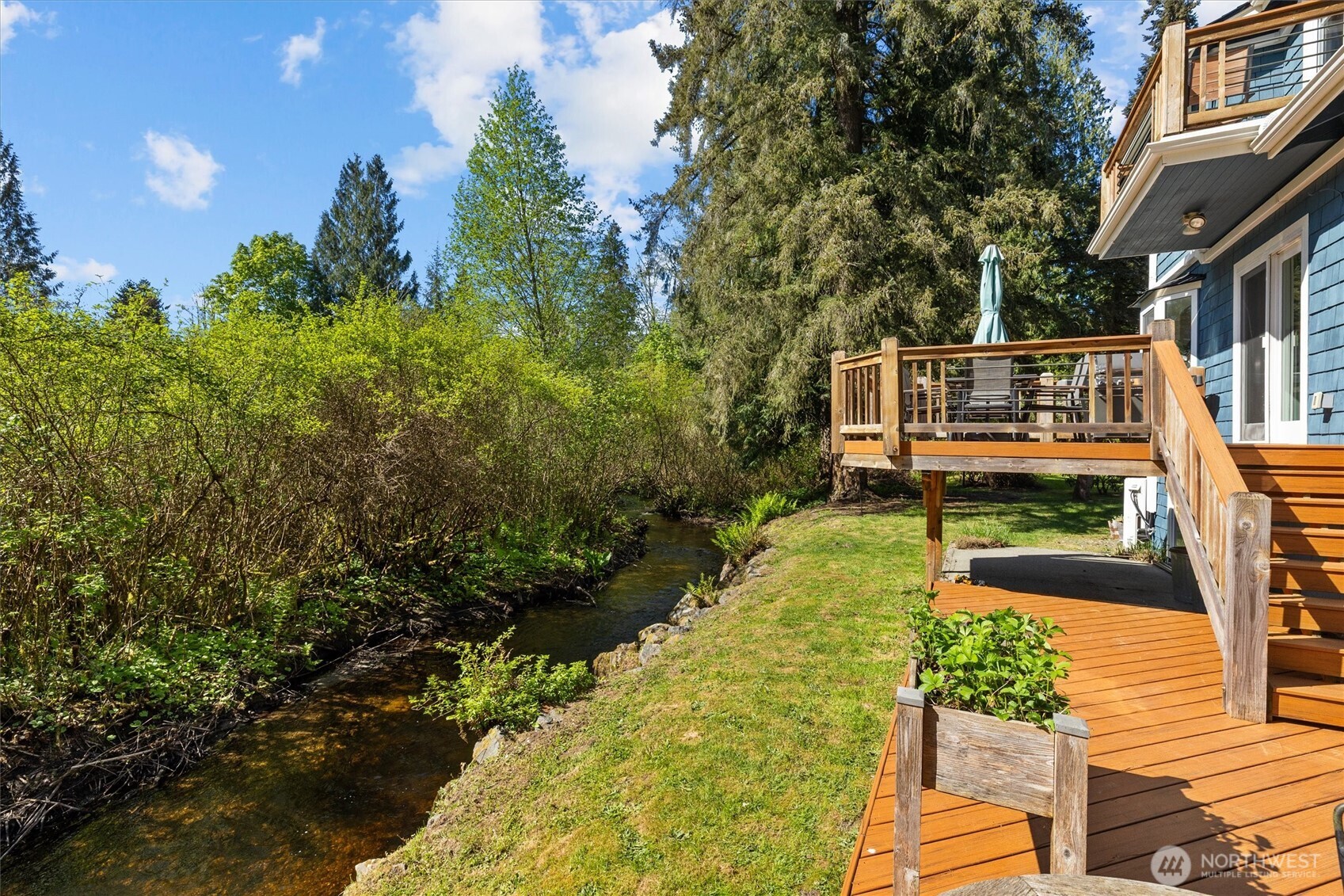 The property has a total of 1,400 feet of frontage on Little Bear Creek.