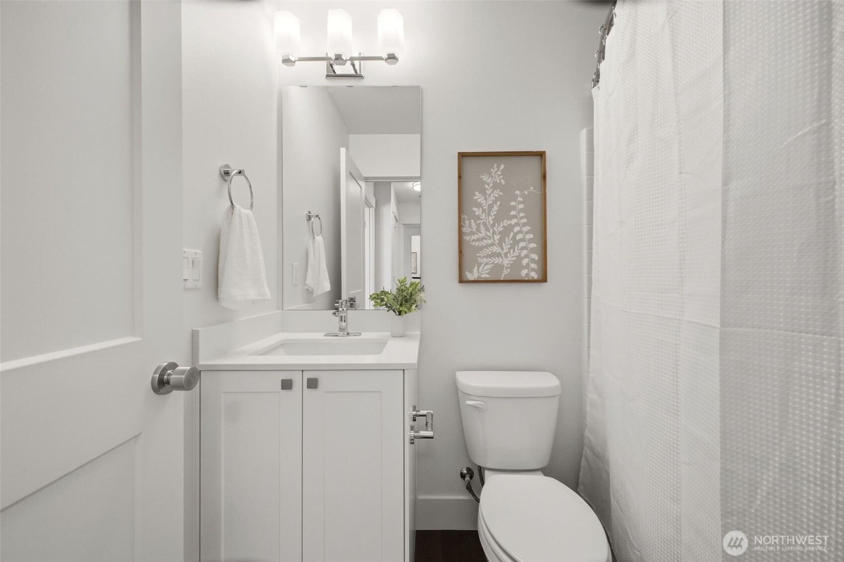 Bathroom 2 (3rd floor – Model Home)