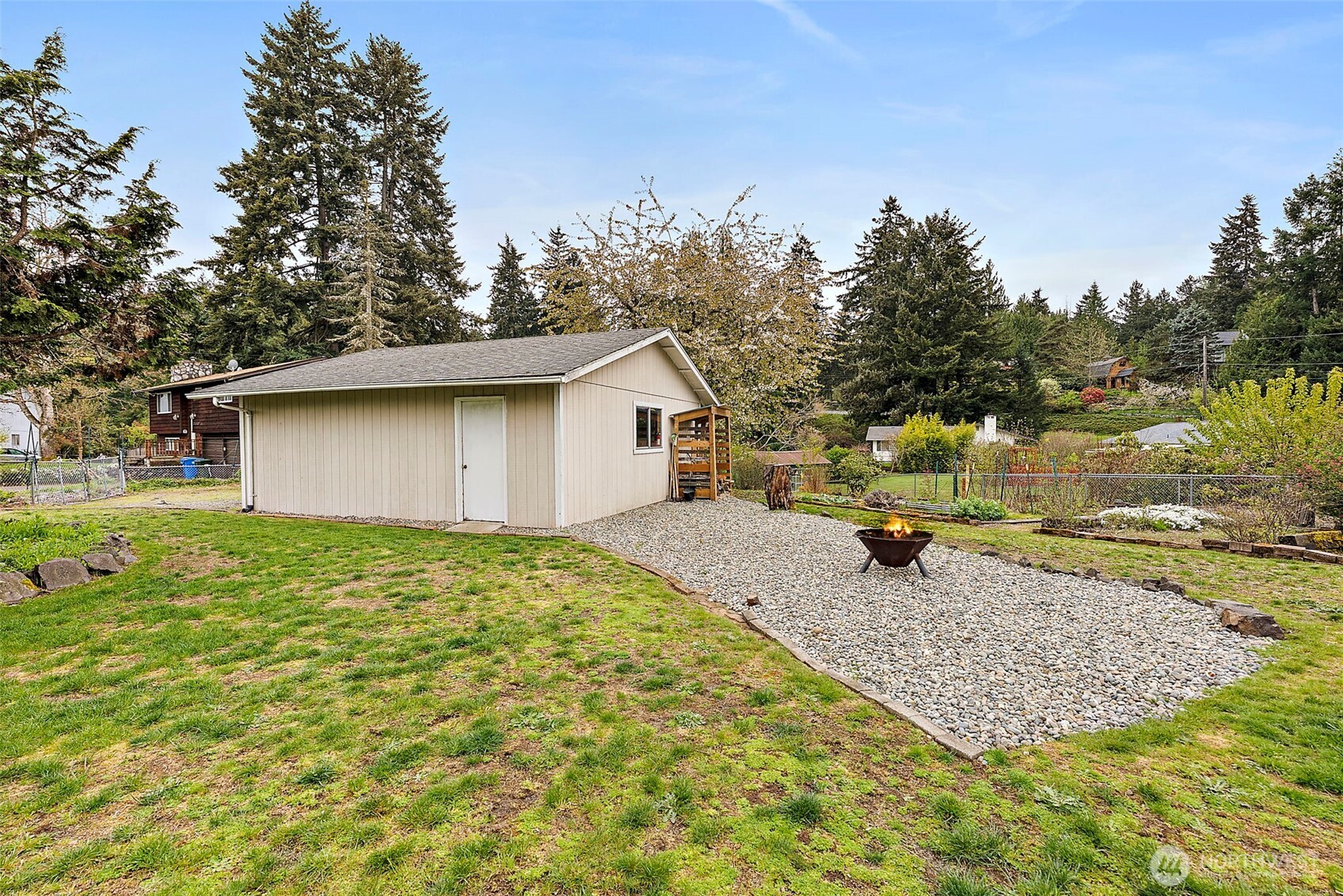 Detached 2 car garage!