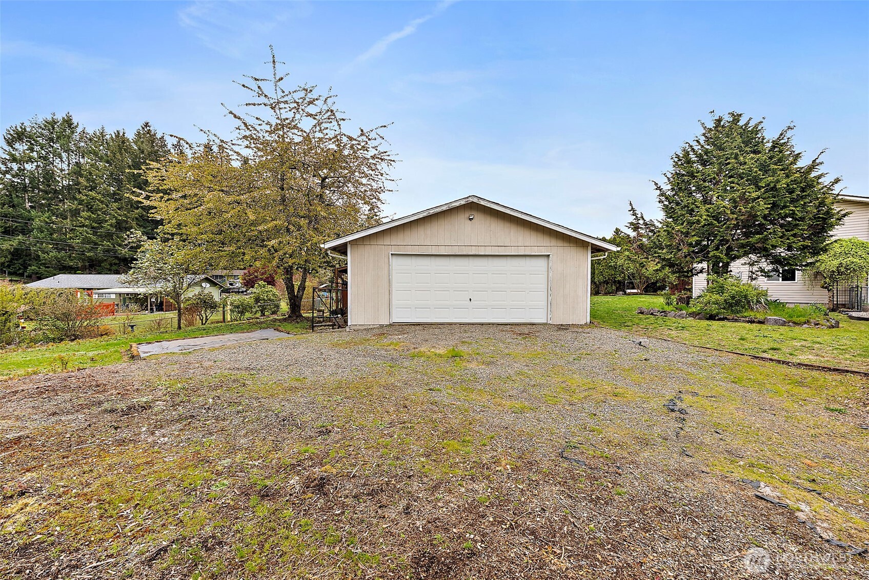 Detached 2 car garage!