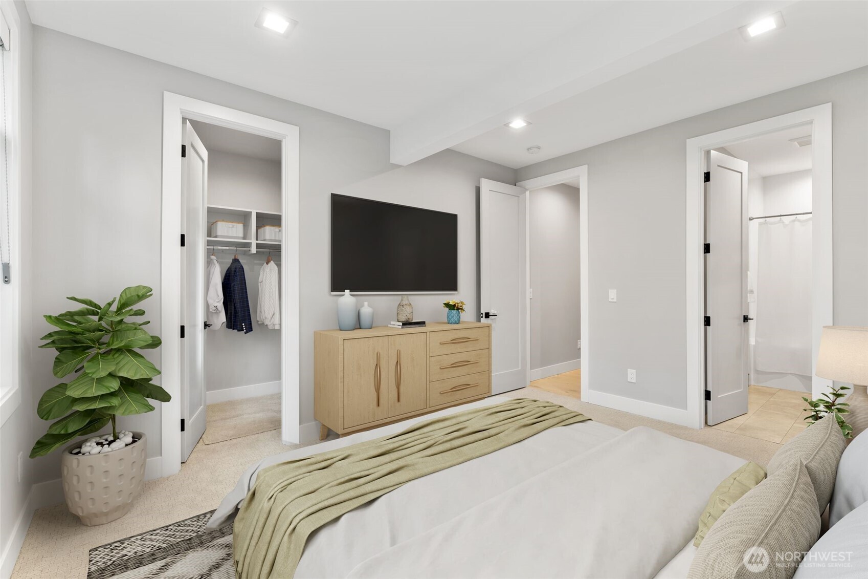 2nd Guest Bedroom w/Ensuite & Walk-In Closet