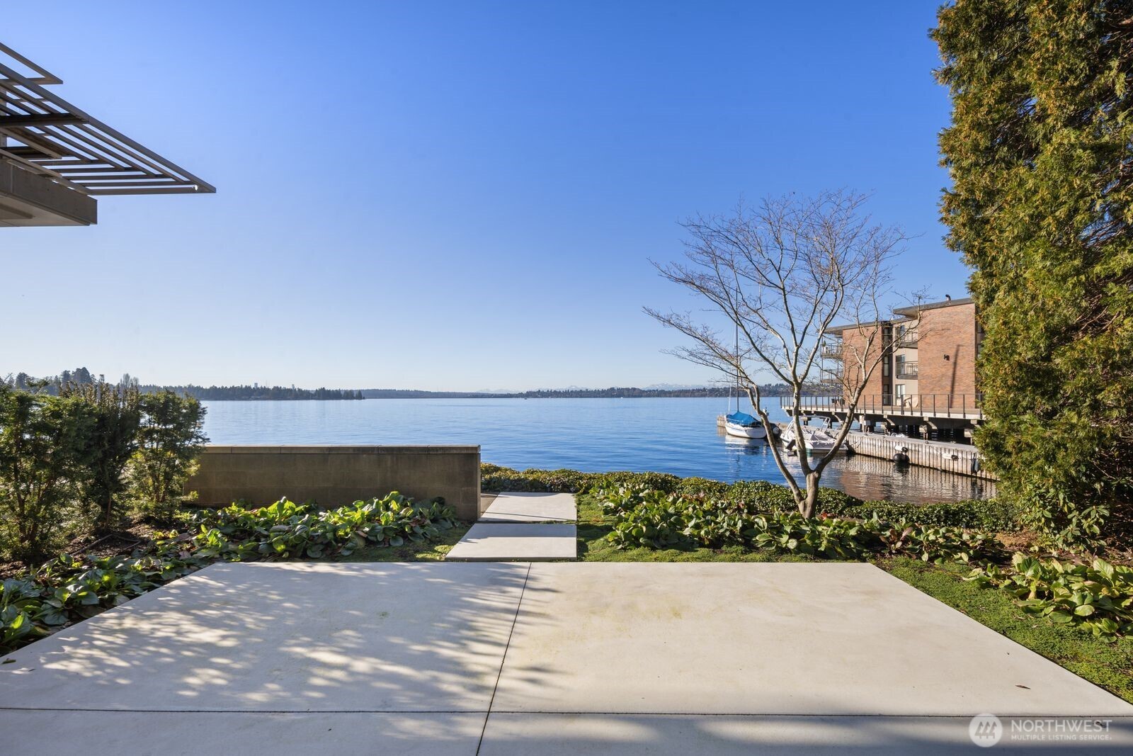 A jewel in Carillon Point