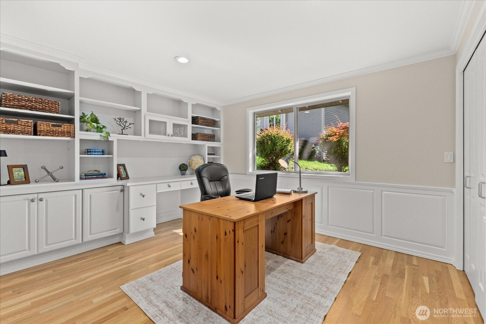 Entertain, unwind, and soak in the peaceful surroundings